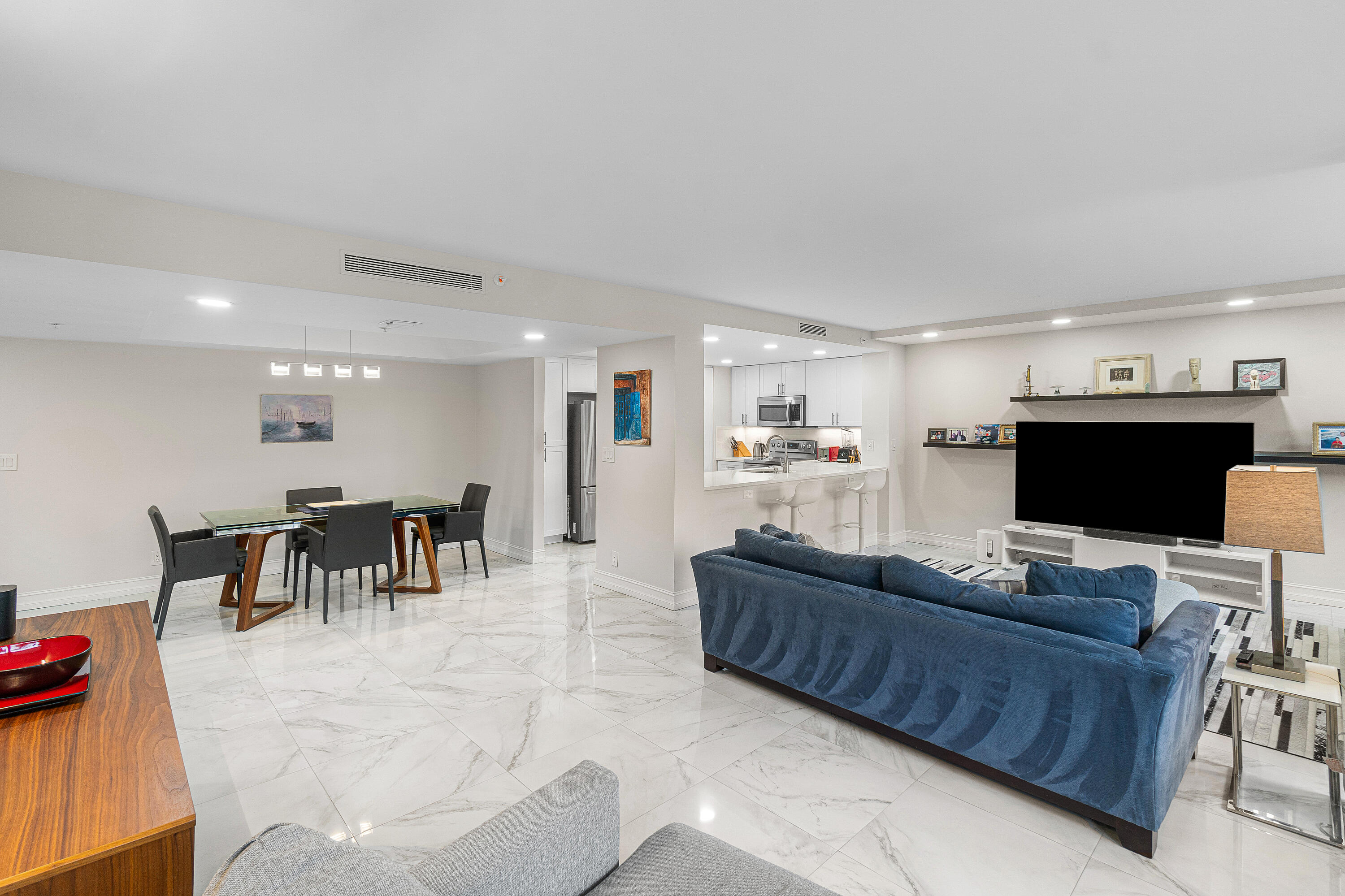 7768 Lakeside #533, Boca Raton FL 33434