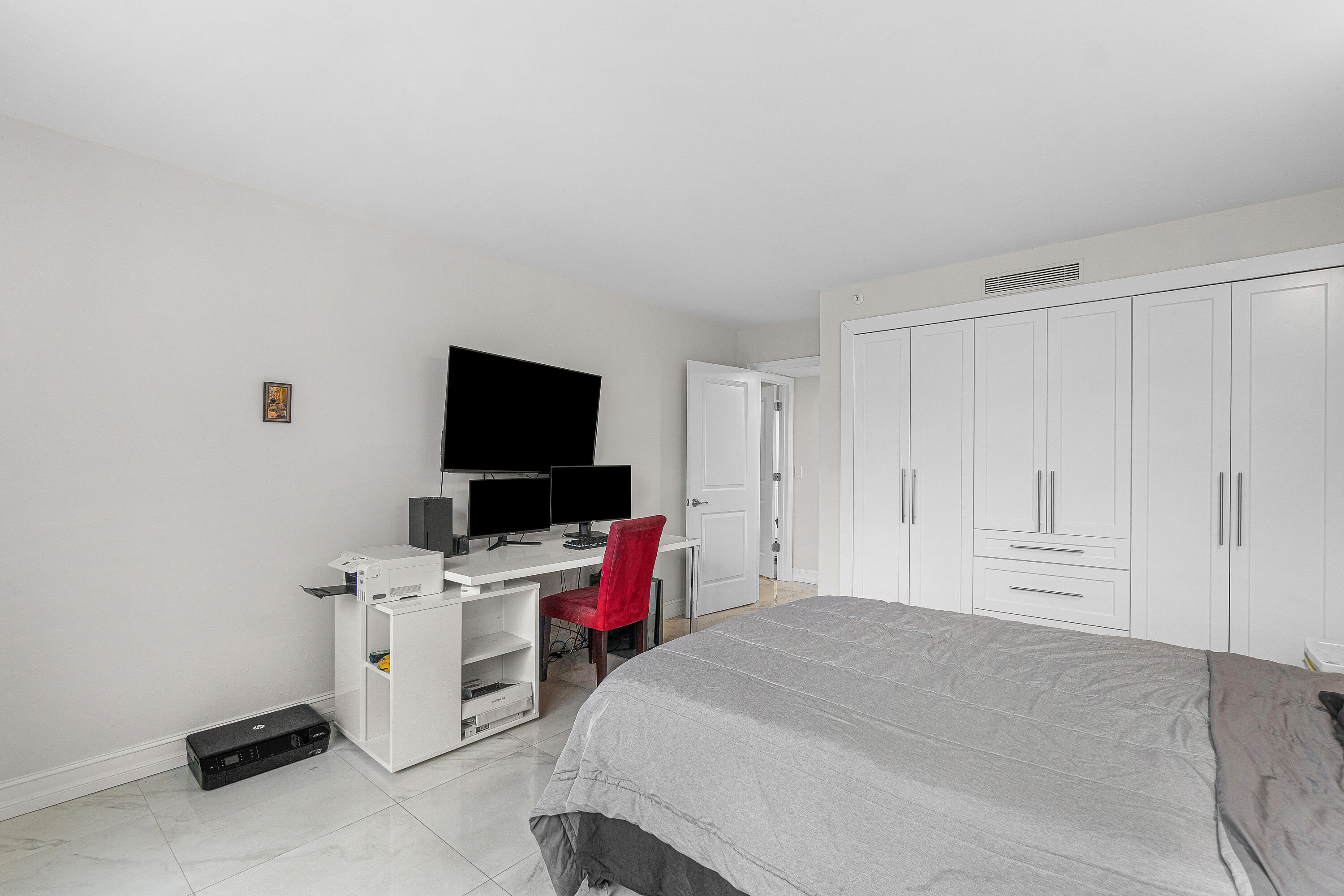 7768 Lakeside #533, Boca Raton FL 33434