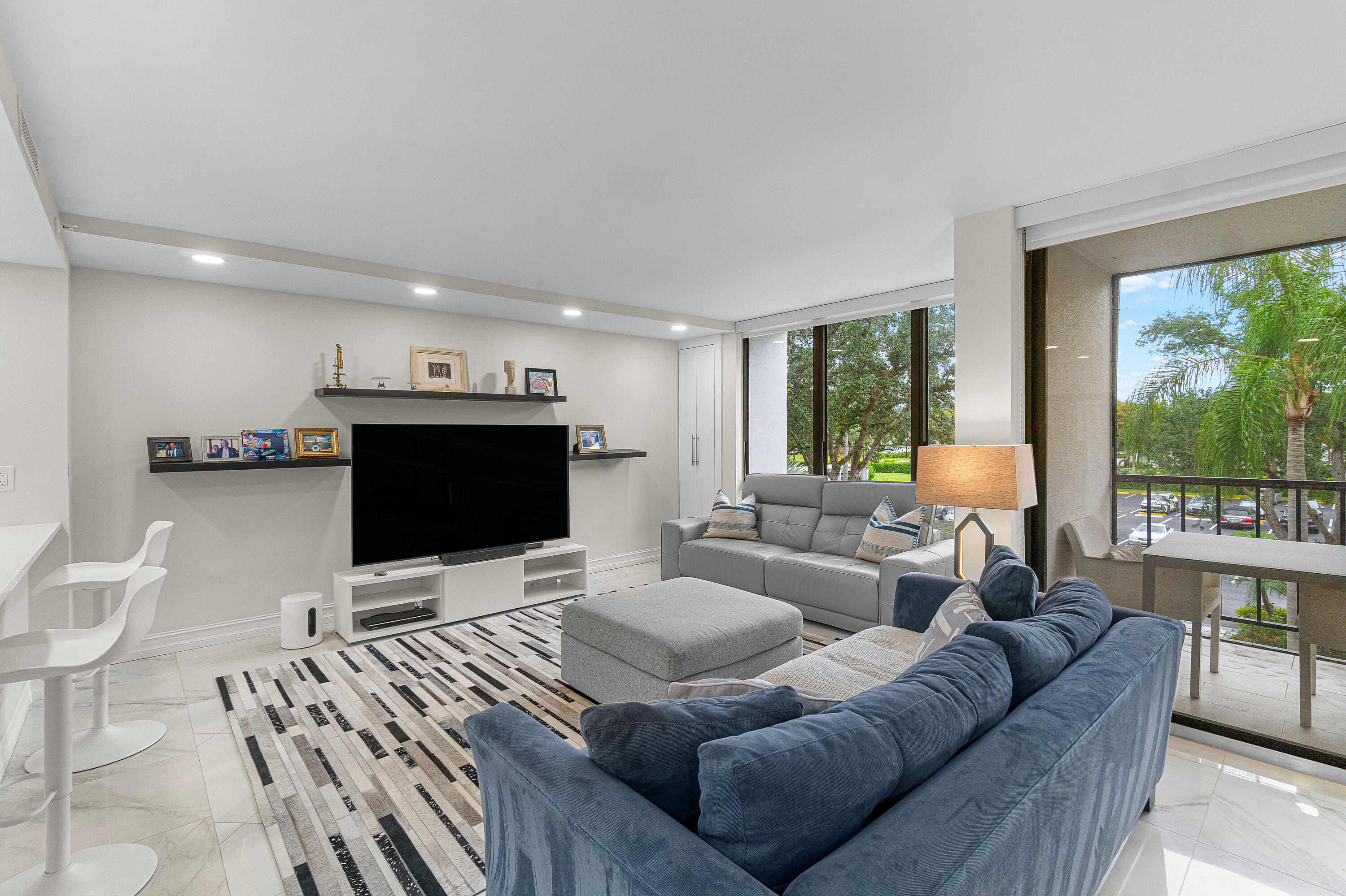 7768 Lakeside #533, Boca Raton FL 33434