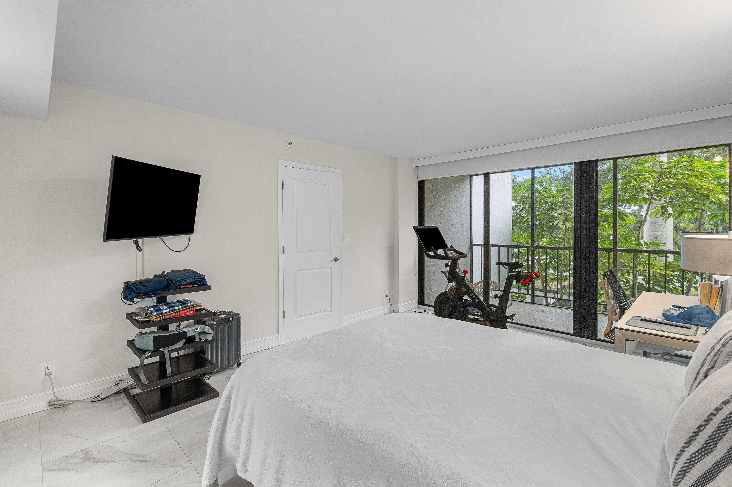 7768 Lakeside #533, Boca Raton FL 33434