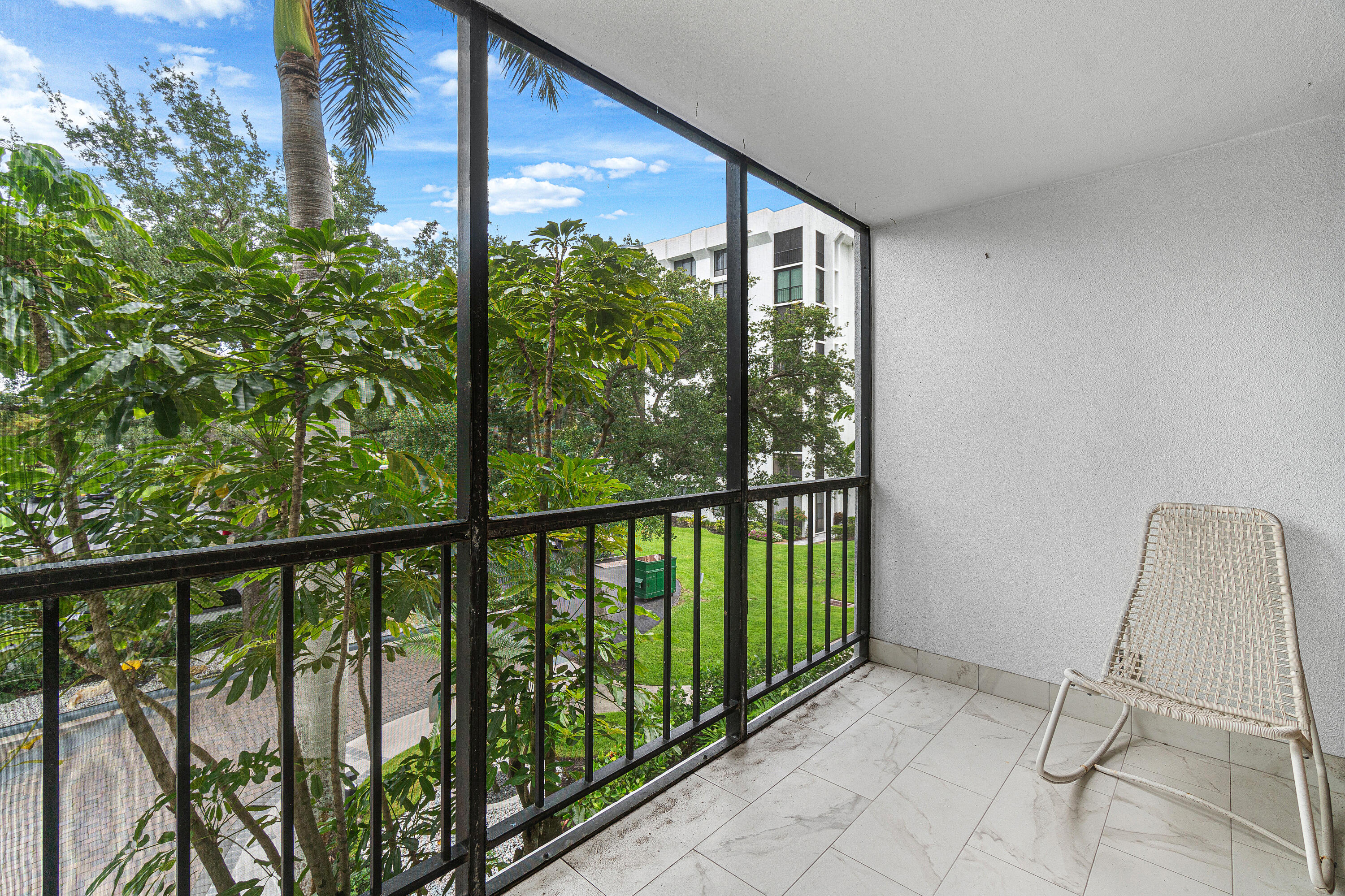 7768 Lakeside #533, Boca Raton FL 33434