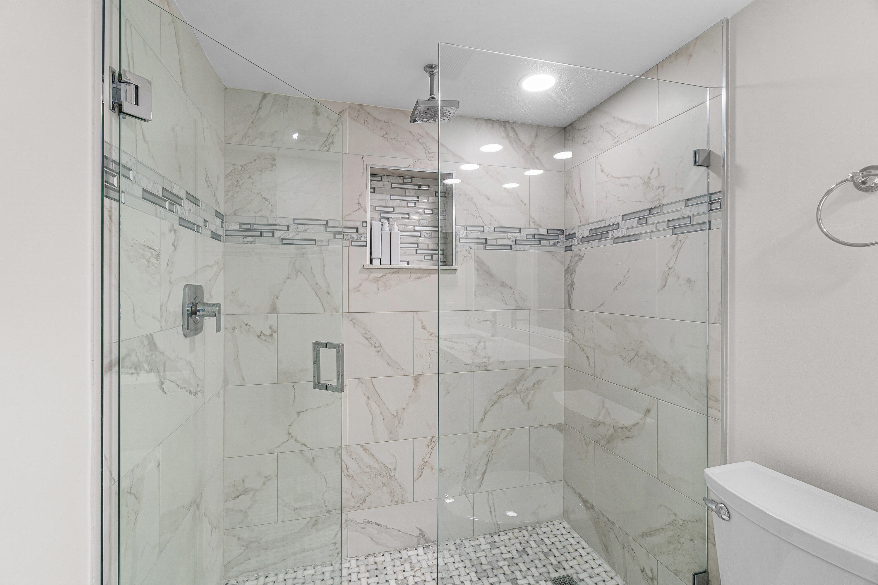 7768 Lakeside #533, Boca Raton FL 33434