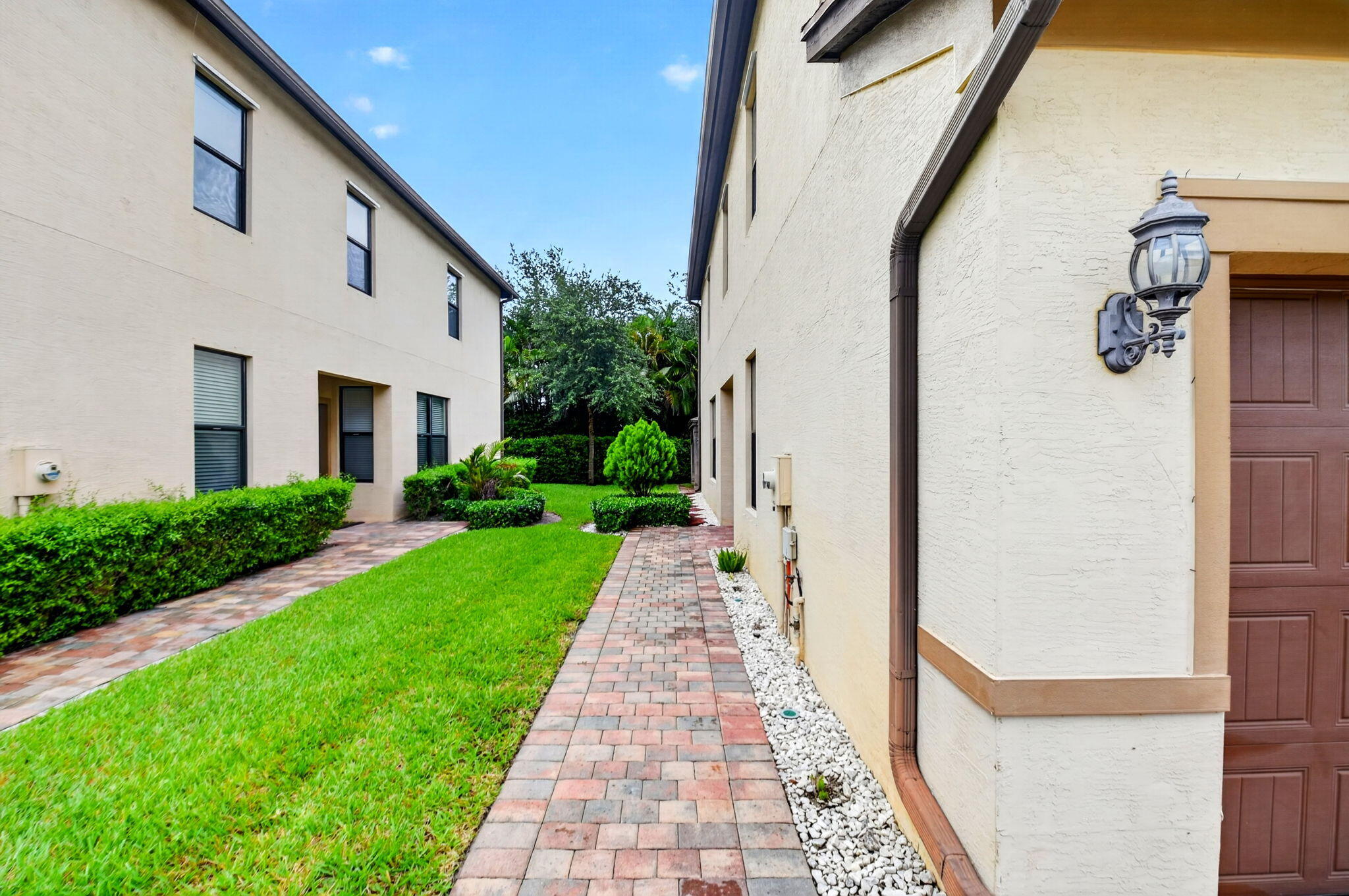 2833 Troubadour #2833, Palm Springs FL 33406