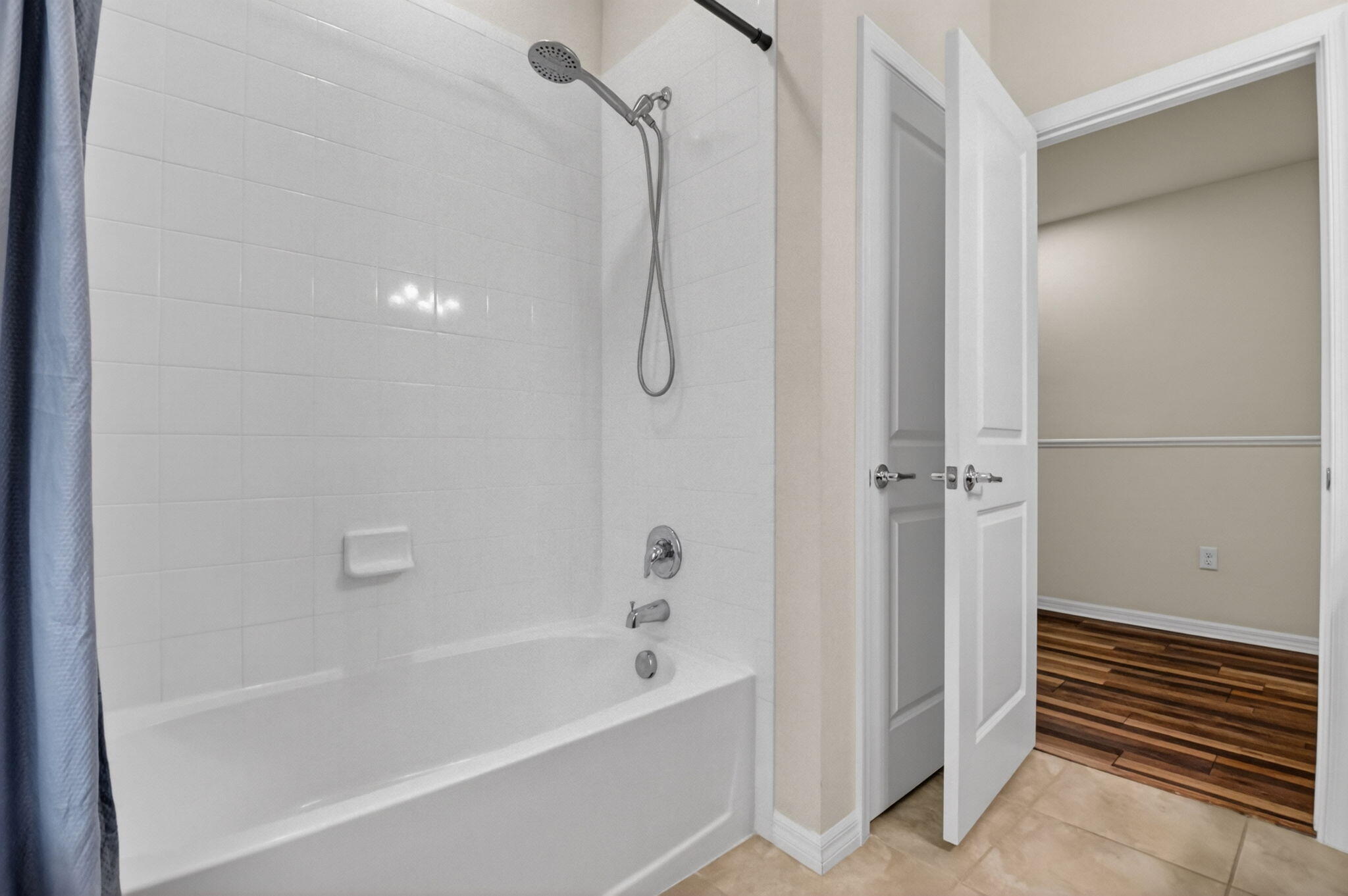 2833 Troubadour #2833, Palm Springs FL 33406