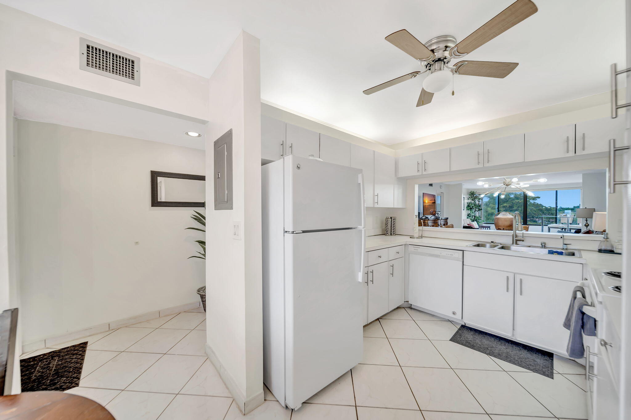 9485 N Belfort #308, Tamarac FL 33321