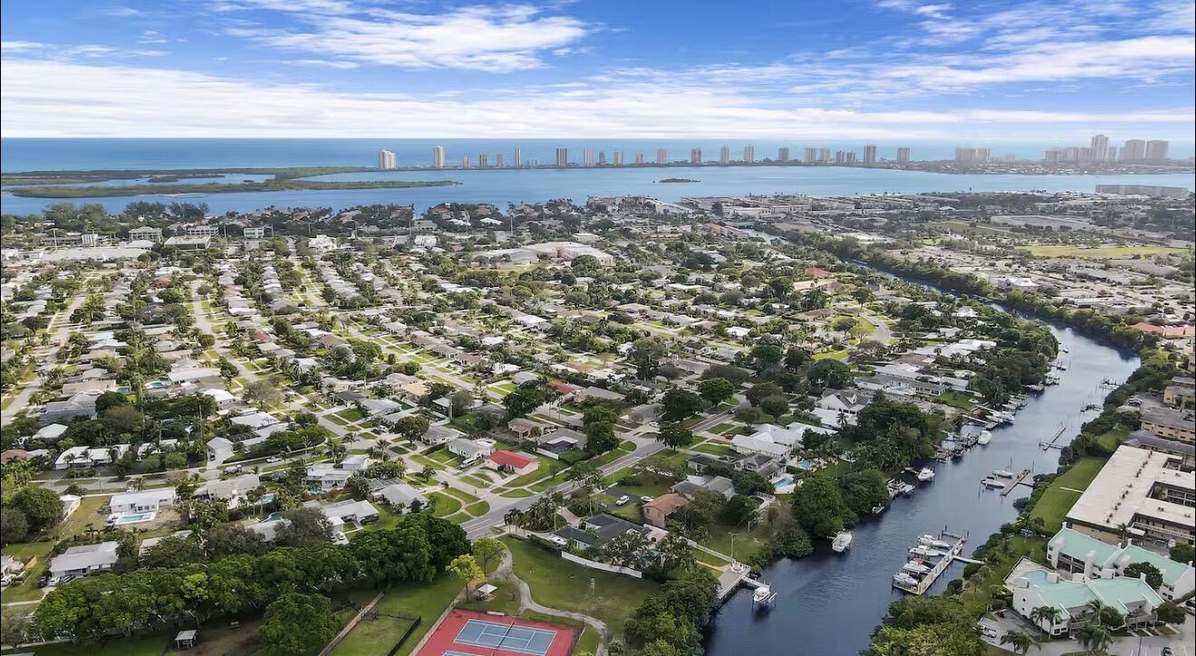 561 Anchorage, North Palm Beach FL 33408