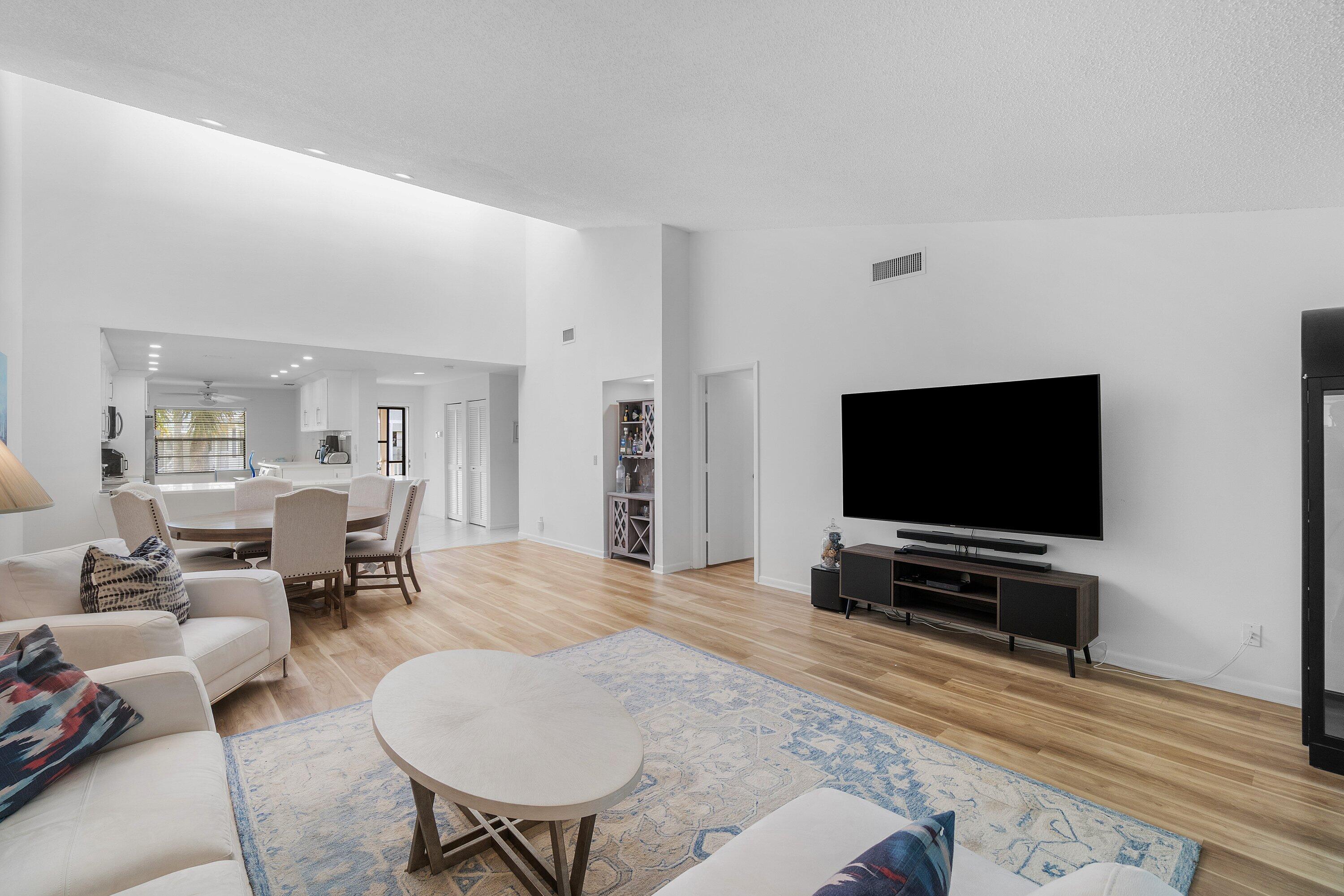 61 Eastgate #D, Boynton Beach FL 33436