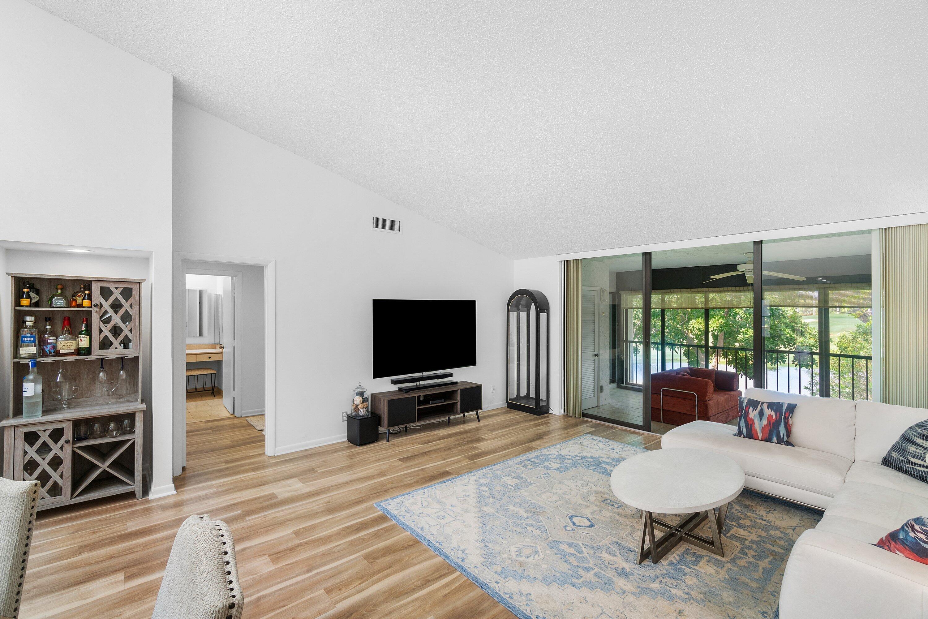 61 Eastgate #D, Boynton Beach FL 33436