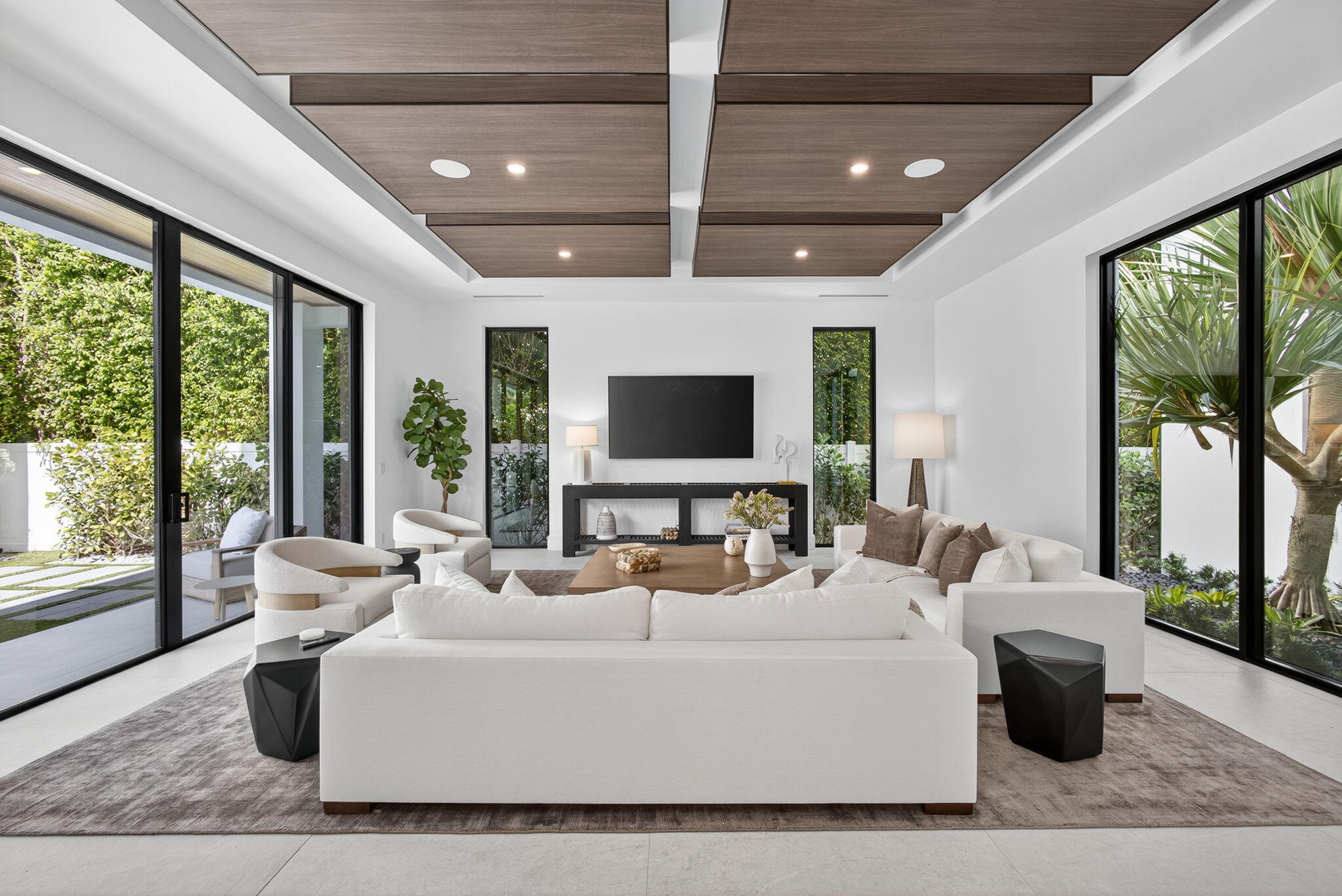 123 Murray, West Palm Beach FL 33405