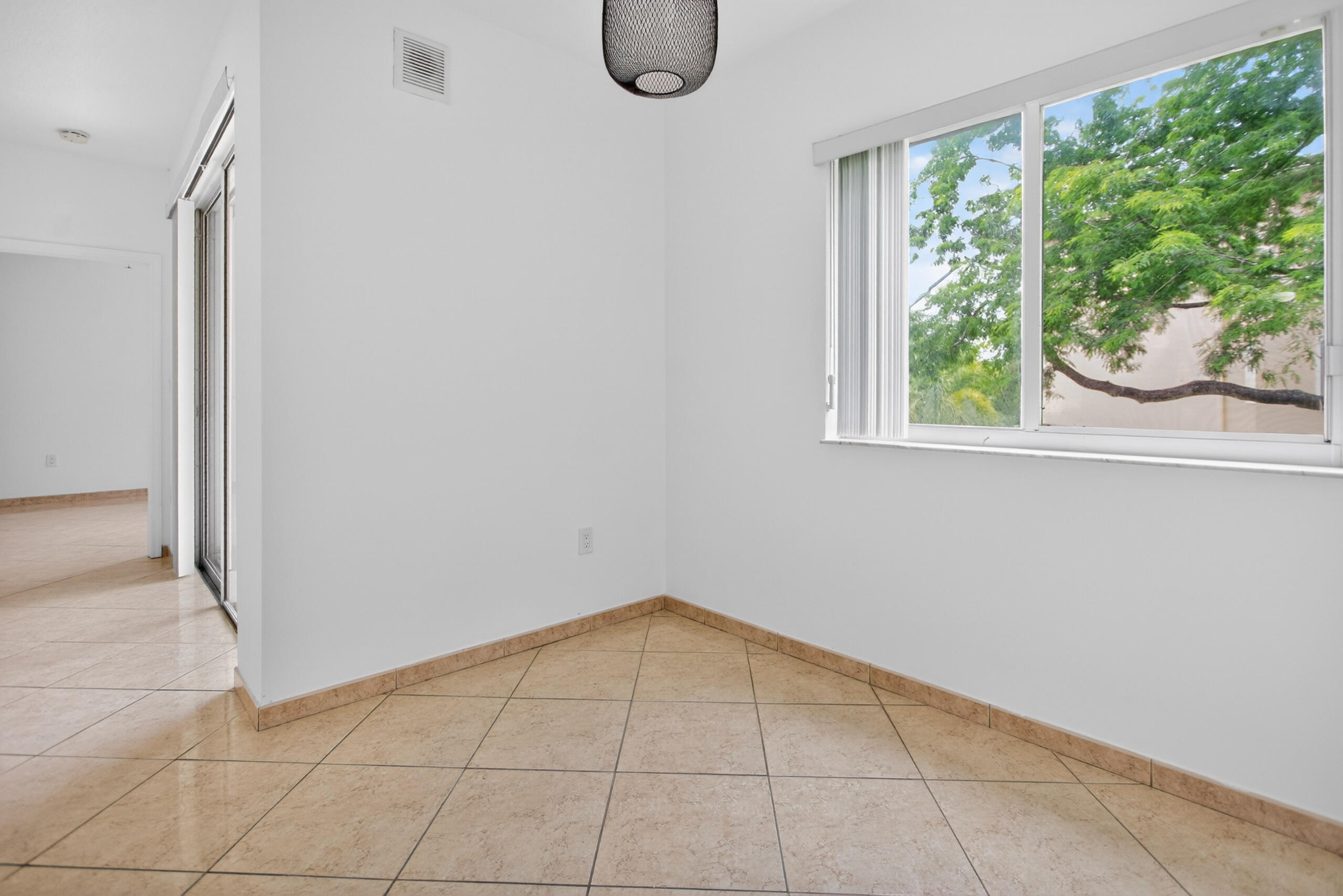 7085 Nova #232, Davie FL 33317