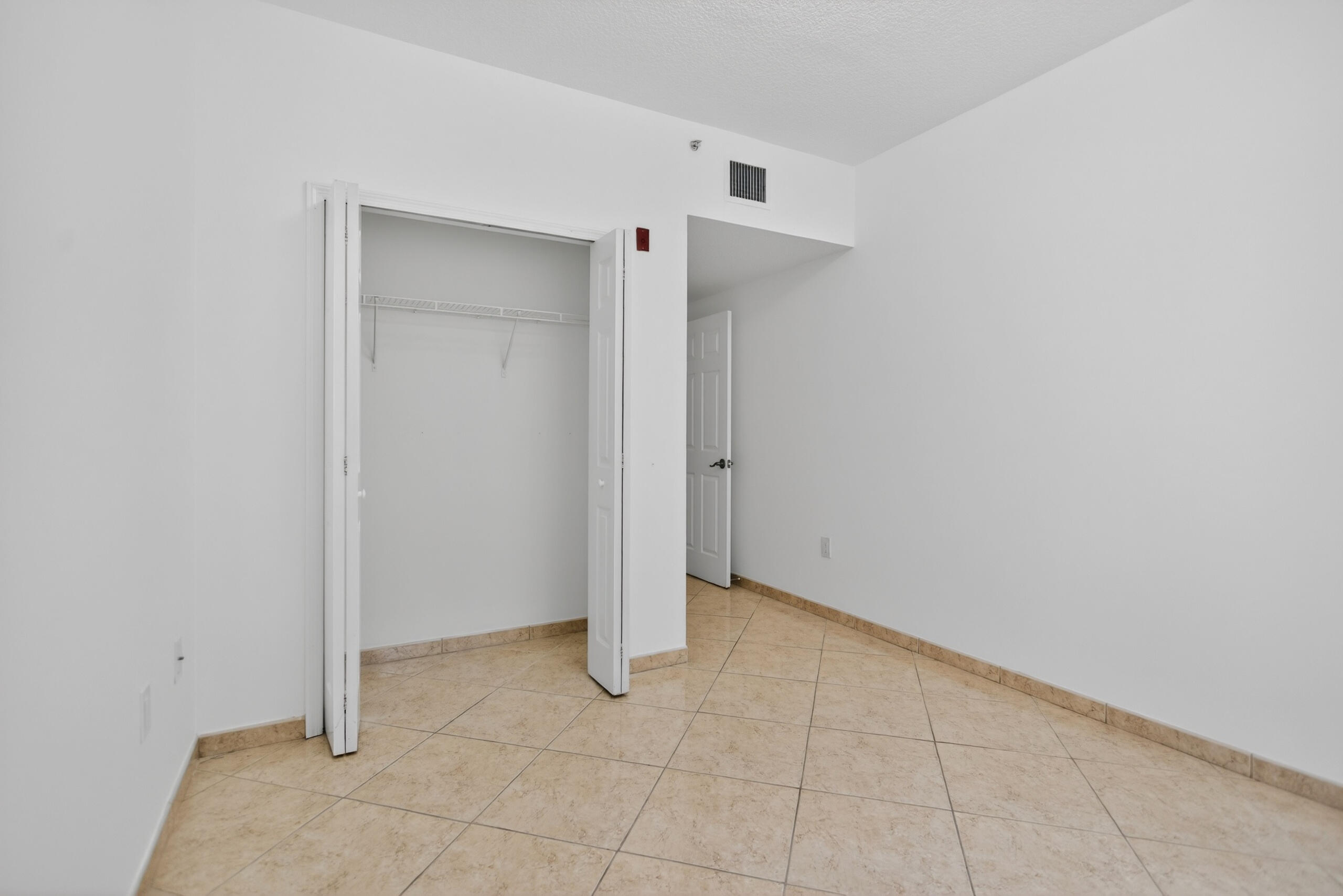 7085 Nova #232, Davie FL 33317