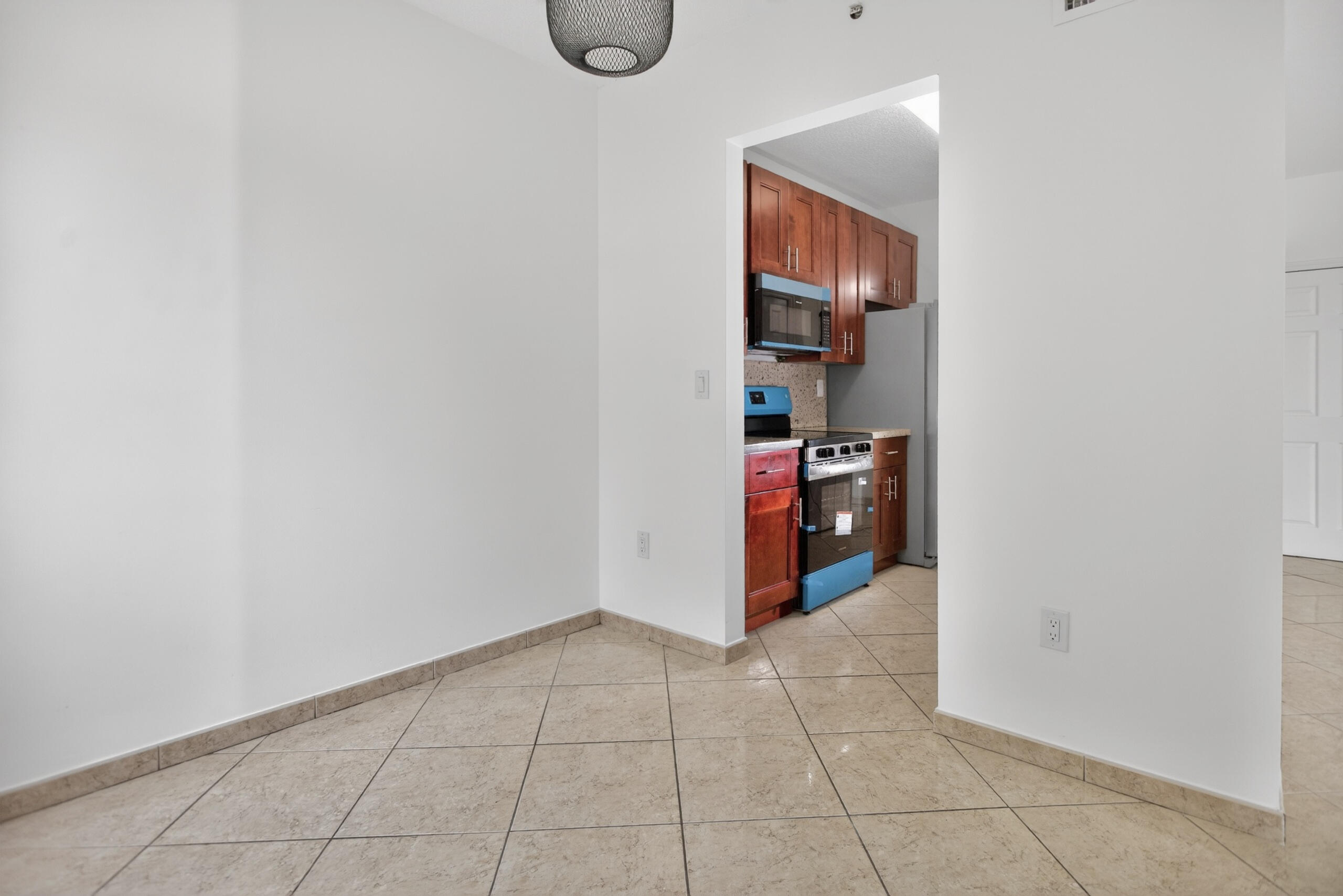 7085 Nova #232, Davie FL 33317