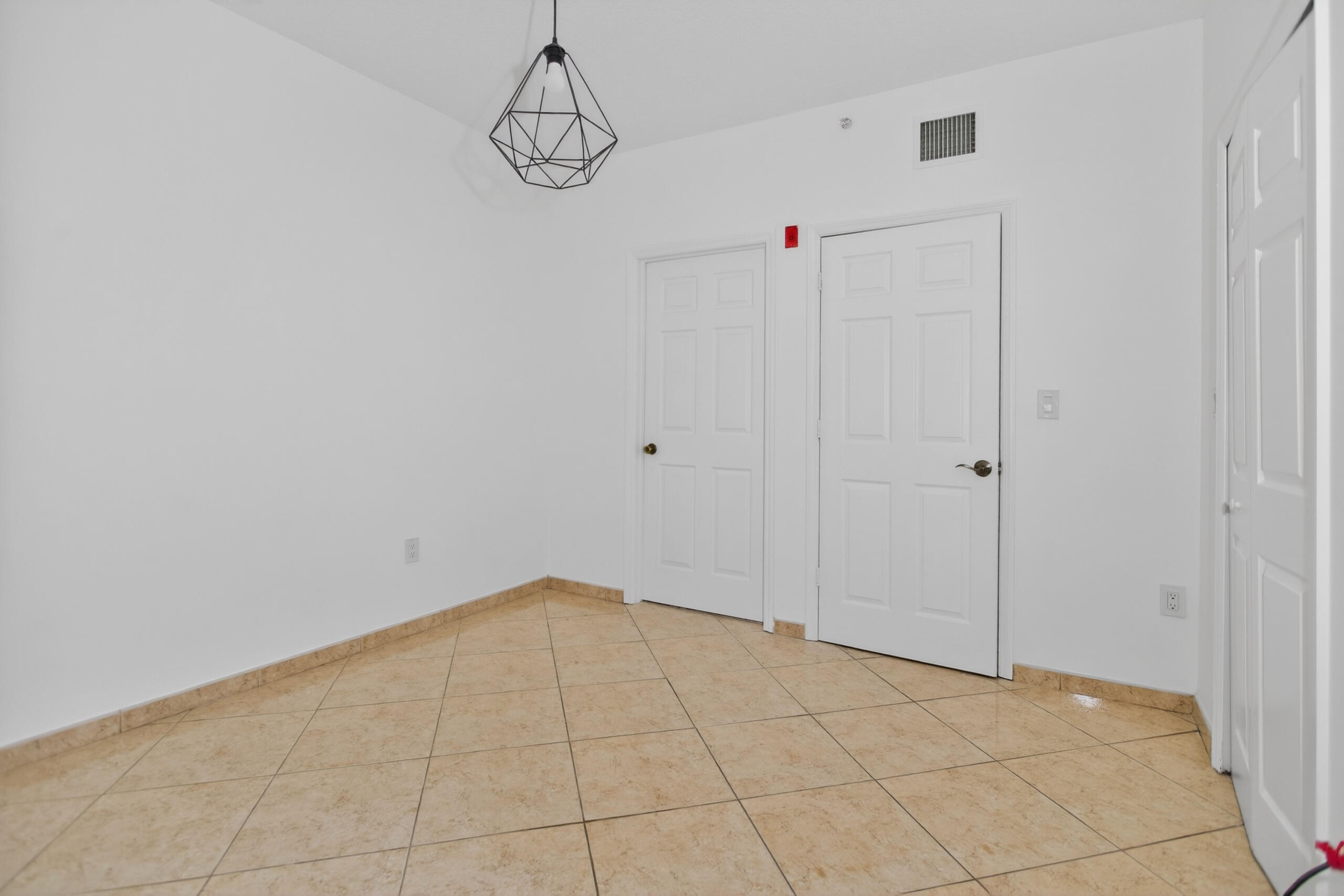 7085 Nova #232, Davie FL 33317