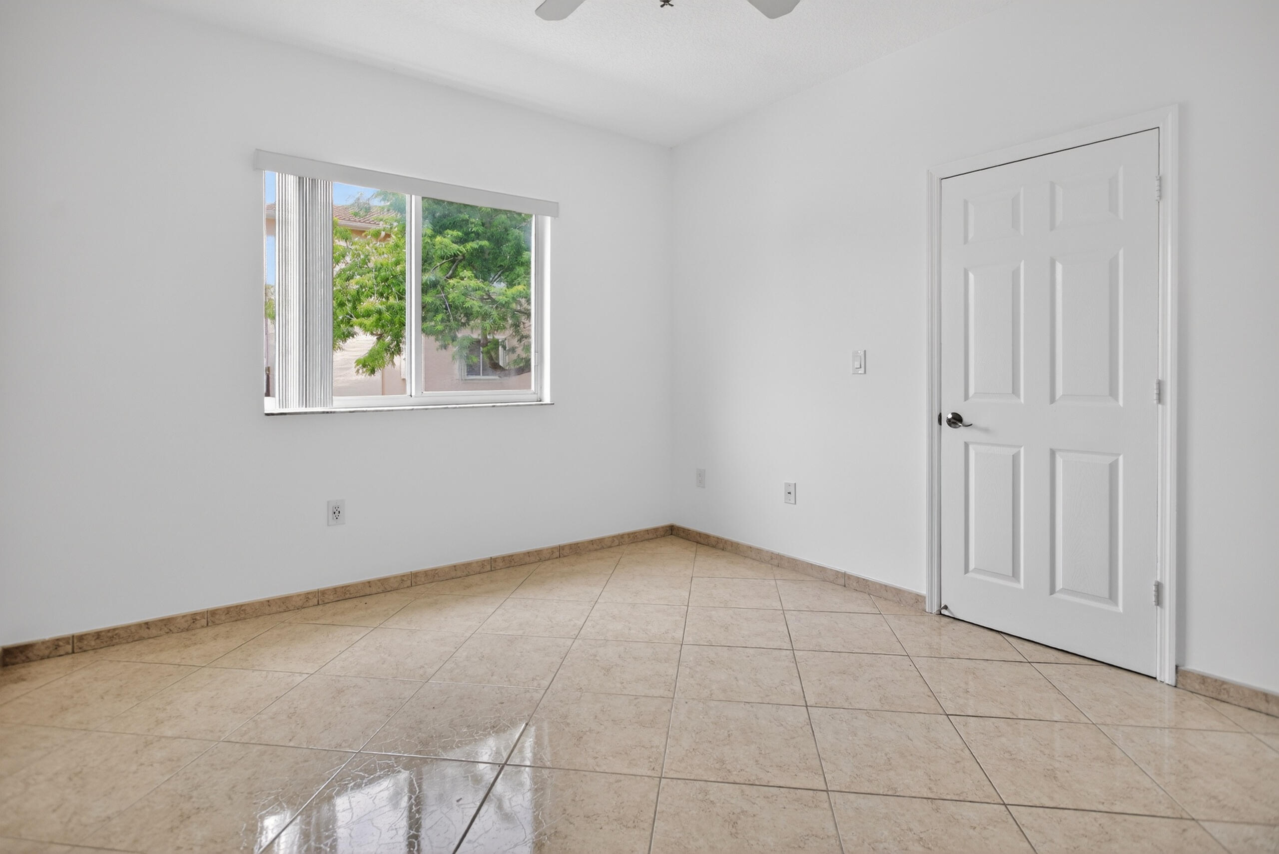 7085 Nova #232, Davie FL 33317