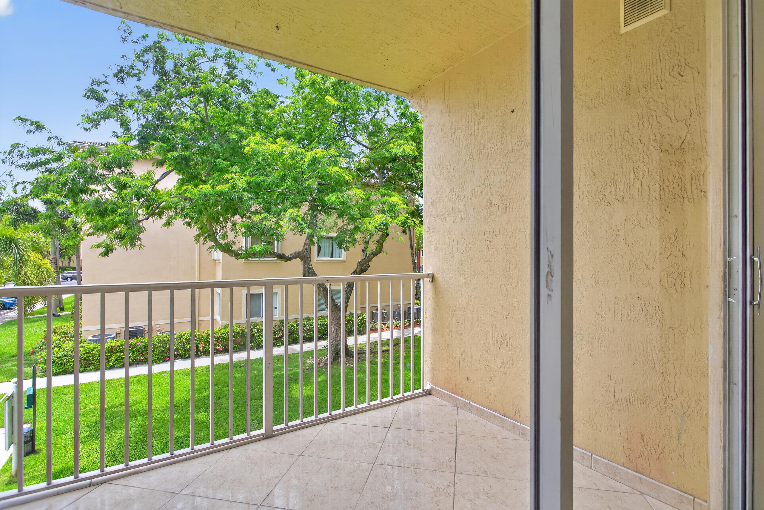 7085 Nova #232, Davie FL 33317