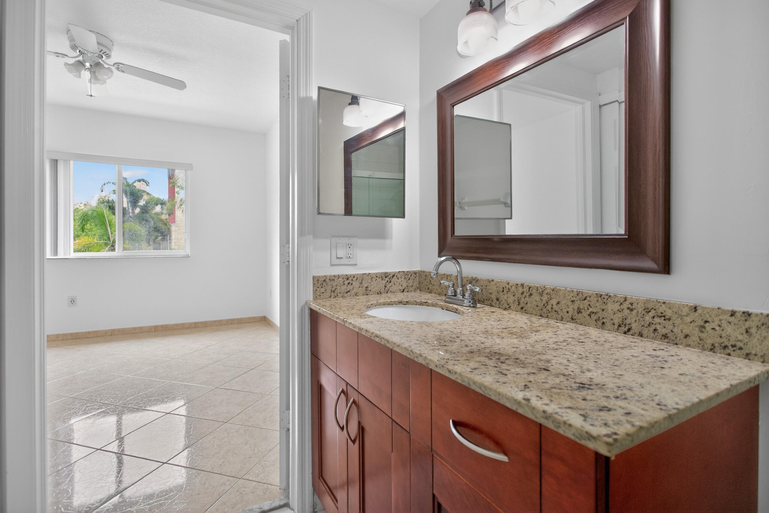 7085 Nova #232, Davie FL 33317