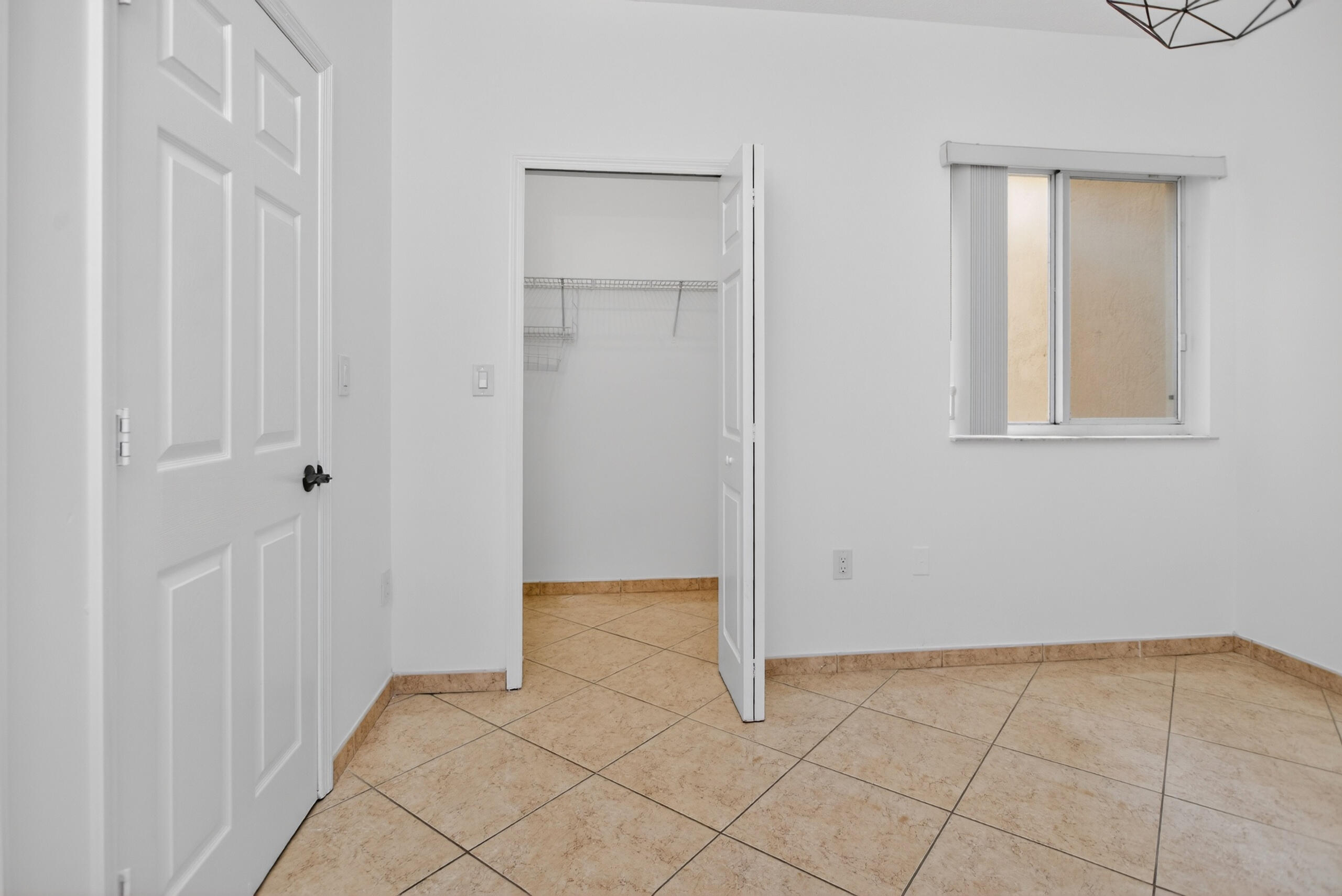 7085 Nova #232, Davie FL 33317