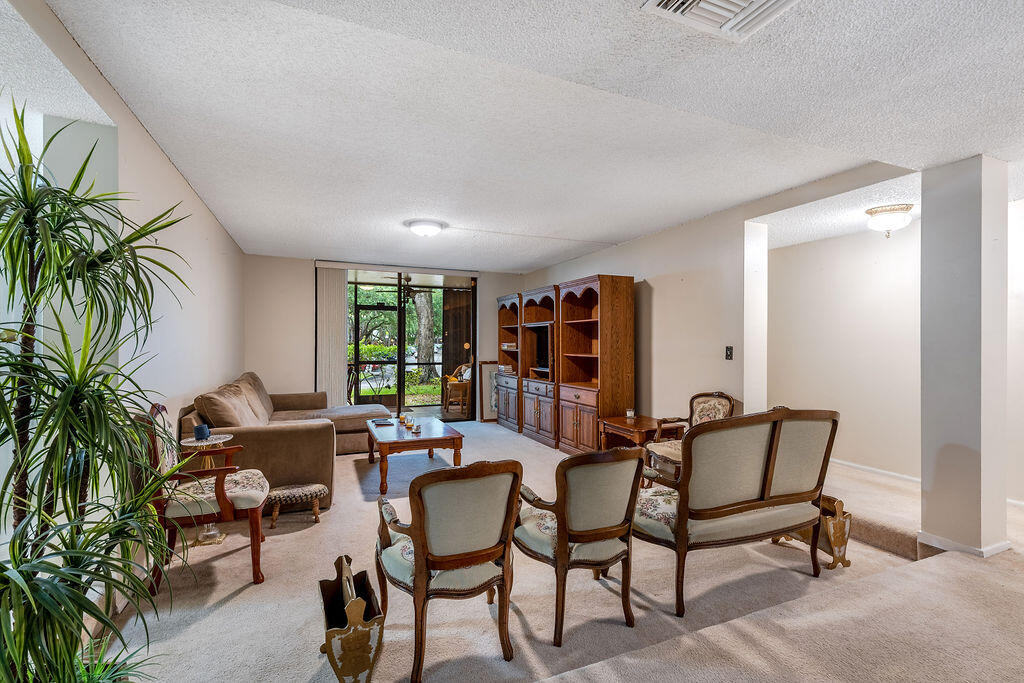 3680 Inverrary #1v, Lauderhill FL 33319