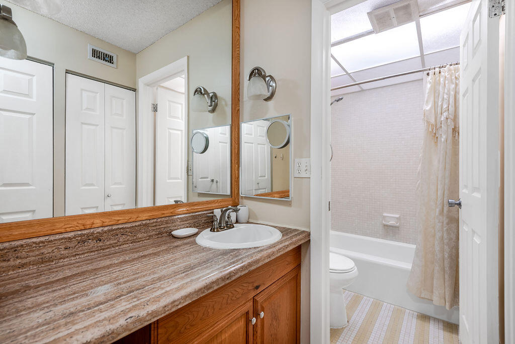 3680 Inverrary #1v, Lauderhill FL 33319