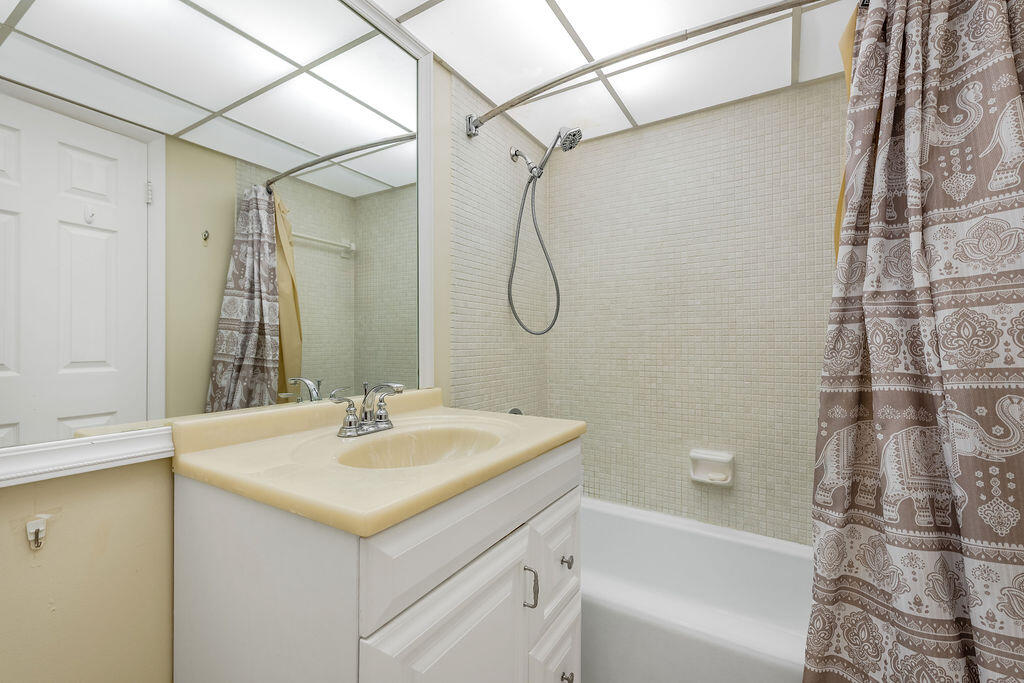 3680 Inverrary #1v, Lauderhill FL 33319