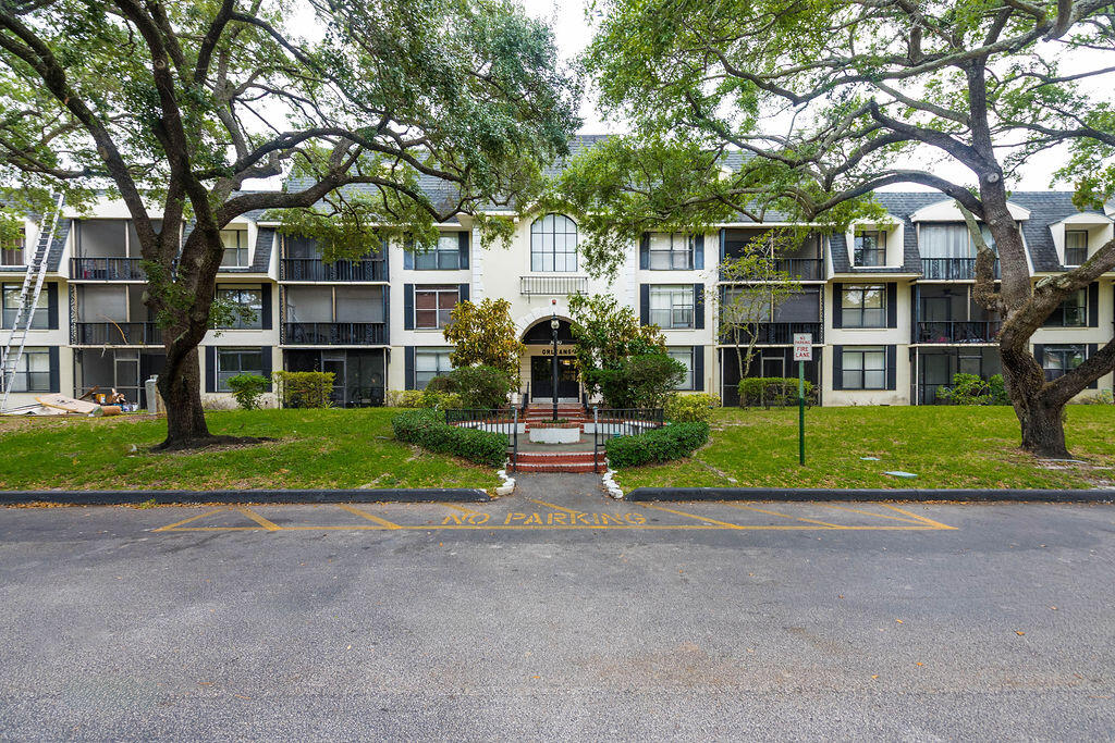 3680 Inverrary #1v, Lauderhill FL 33319