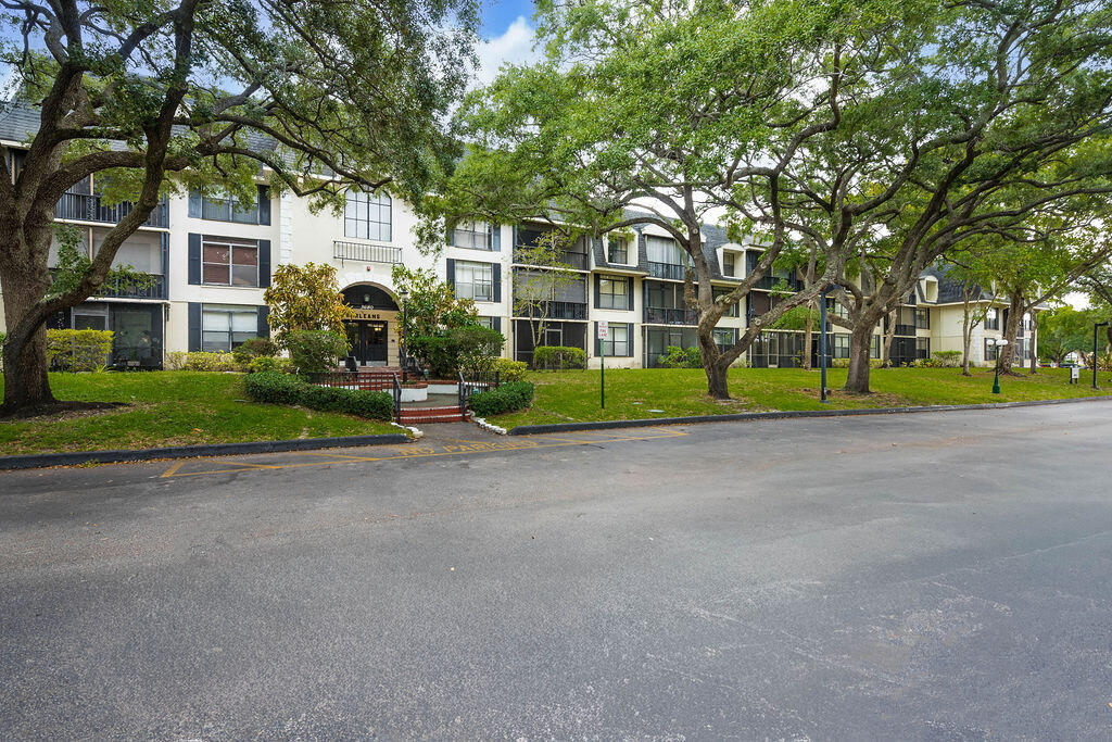 3680 Inverrary #1v, Lauderhill FL 33319