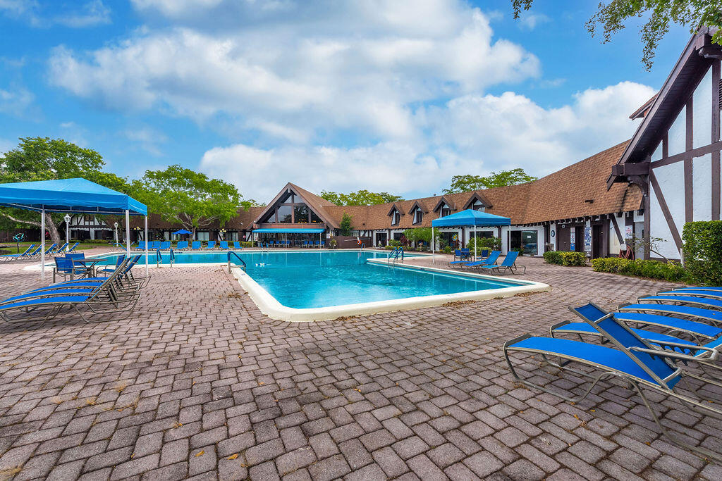 3680 Inverrary #1v, Lauderhill FL 33319