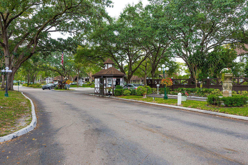 3680 Inverrary #1v, Lauderhill FL 33319