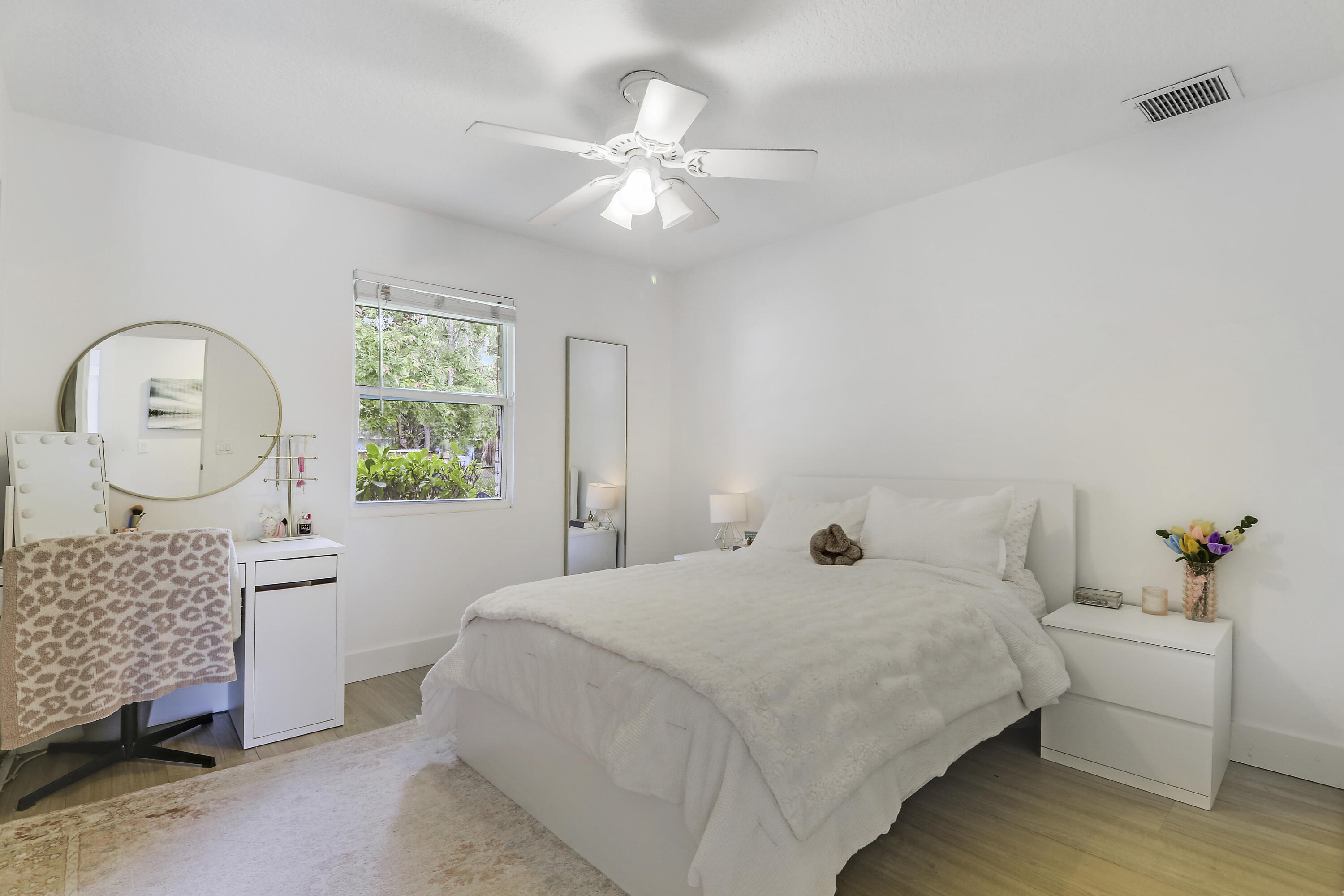 8352 N 154th Ct, Palm Beach Gardens FL 33418