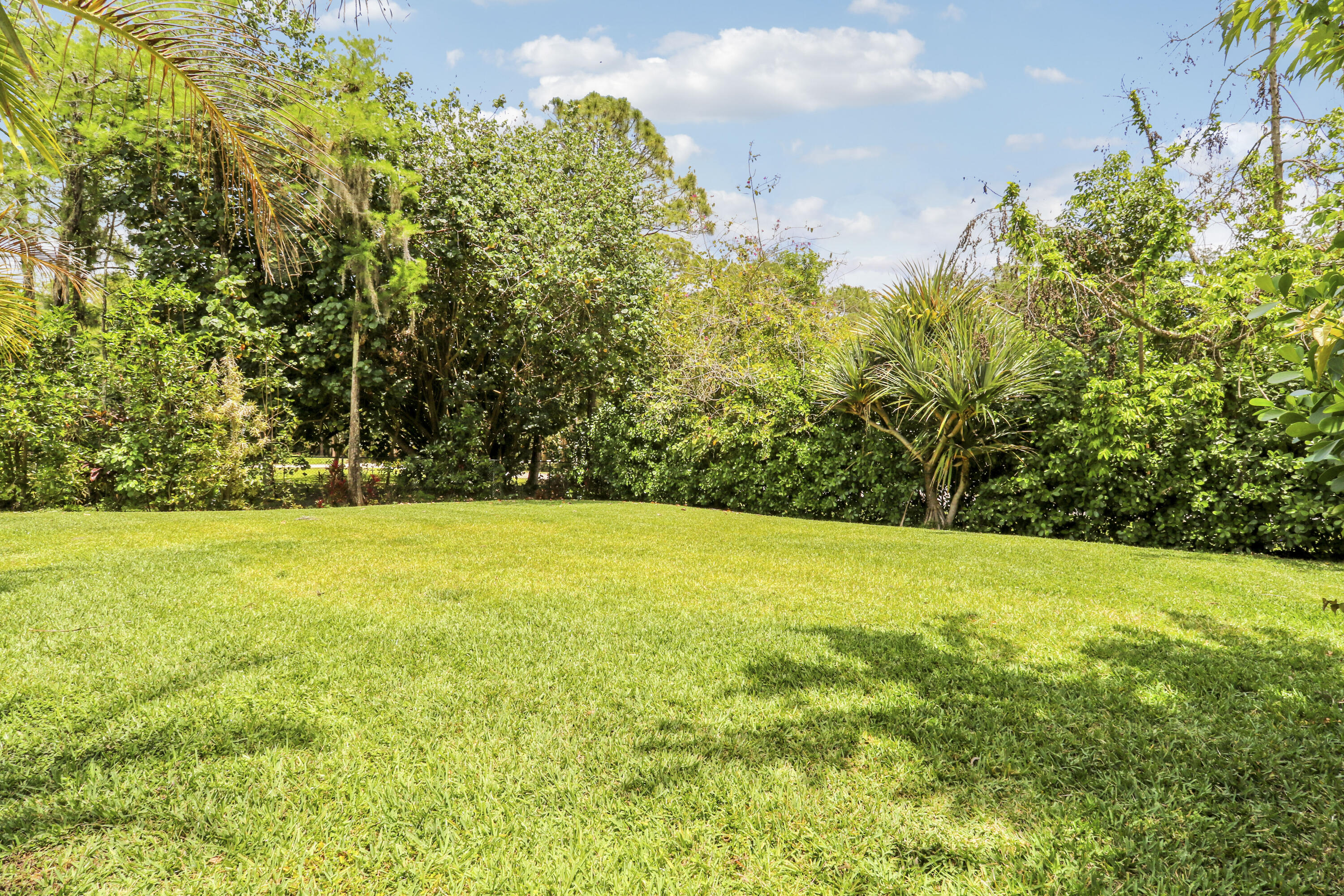 8352 N 154th Ct, Palm Beach Gardens FL 33418