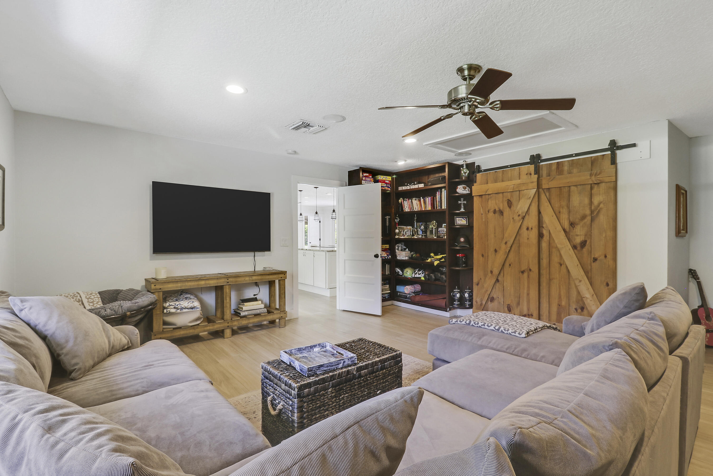 8352 N 154th Ct, Palm Beach Gardens FL 33418