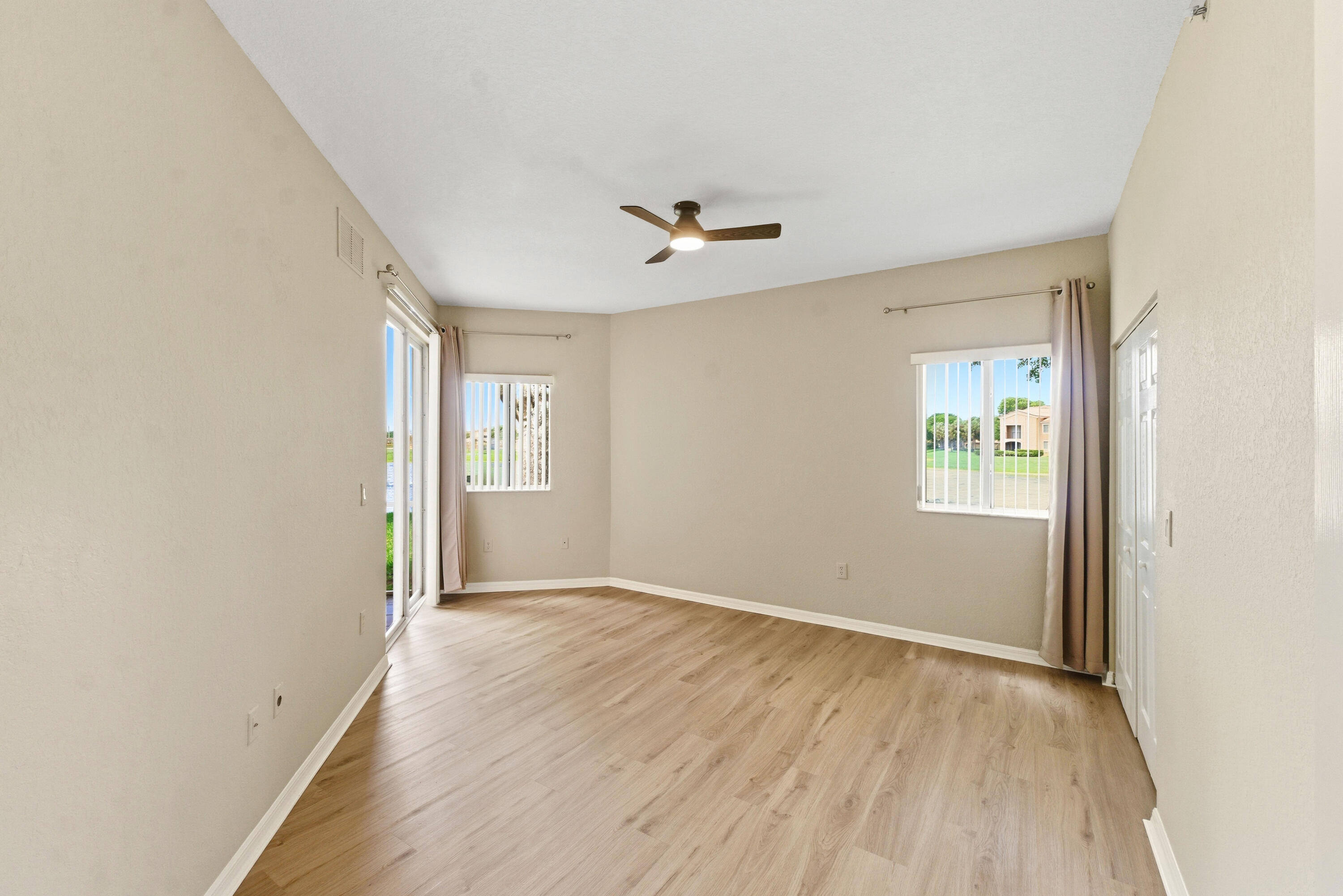 7765 Yardley #107, Tamarac FL 33321
