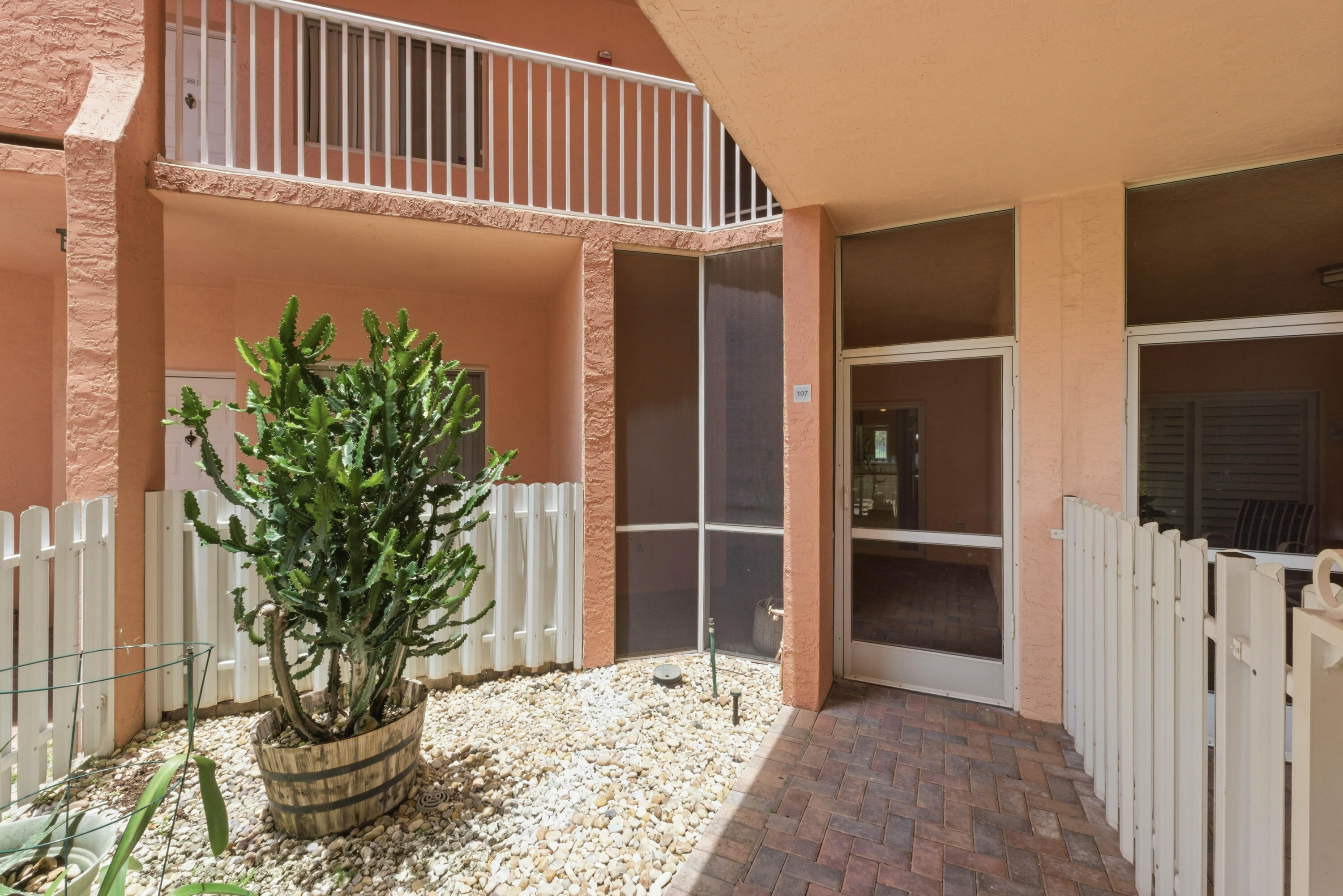 7765 Yardley #107, Tamarac FL 33321