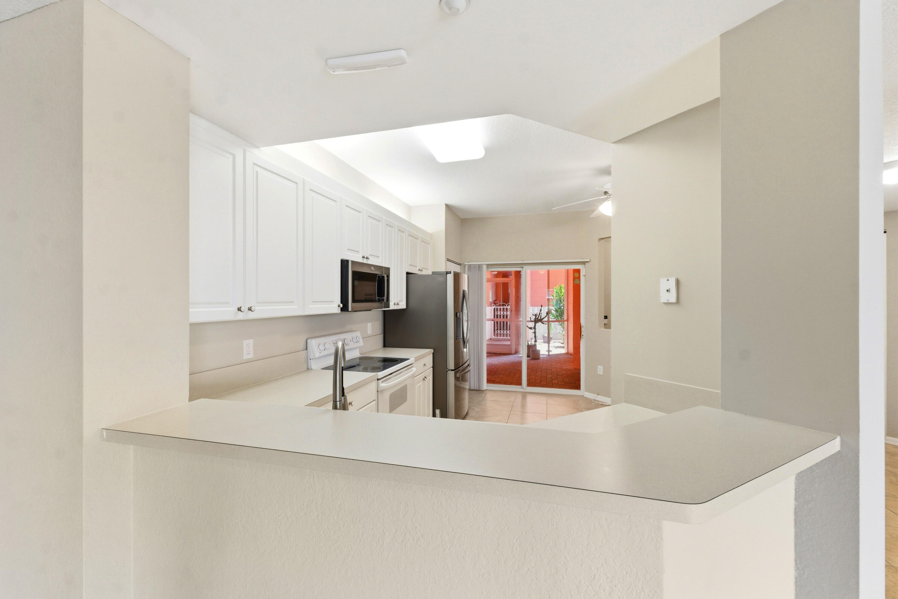 7765 Yardley #107, Tamarac FL 33321