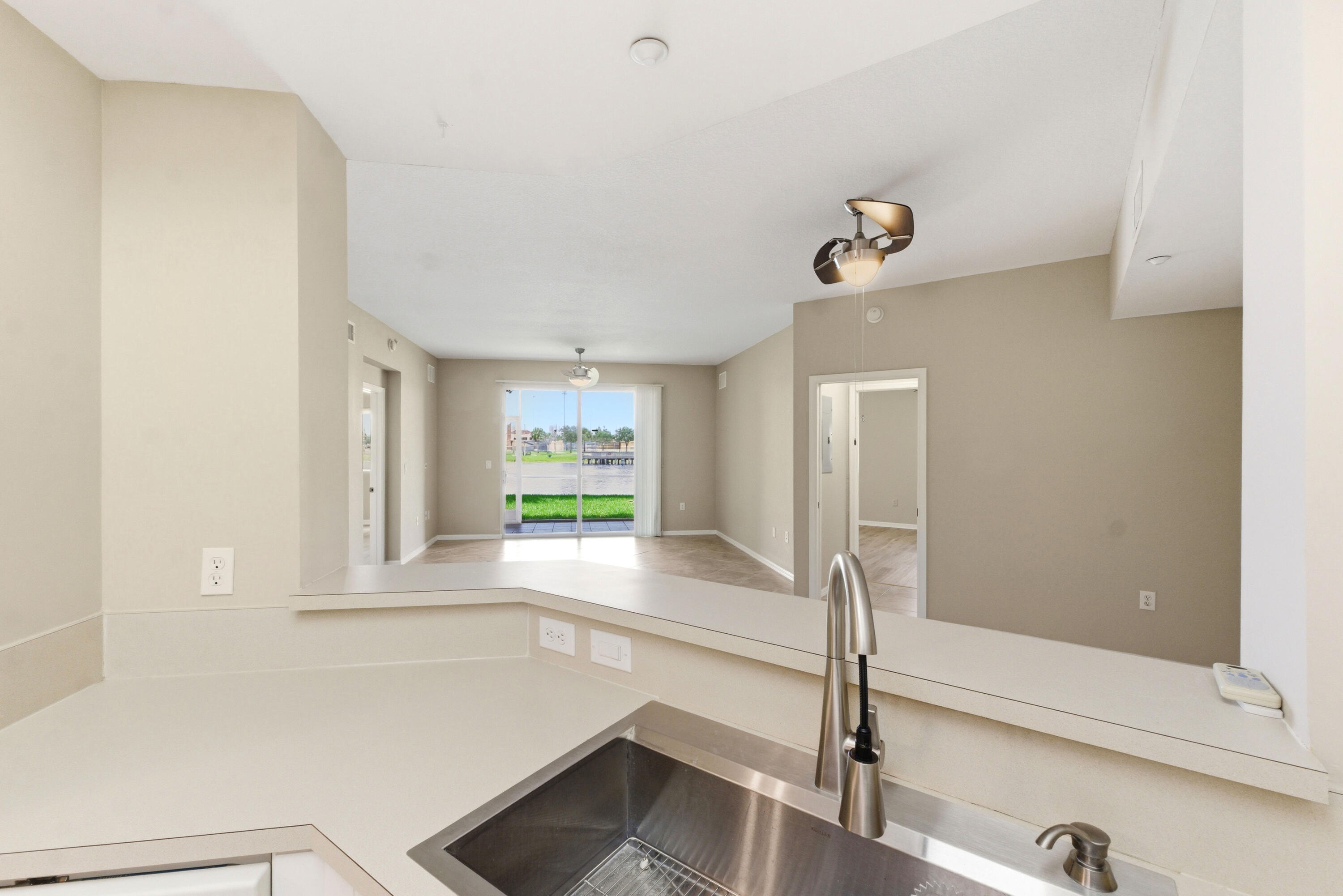 7765 Yardley #107, Tamarac FL 33321