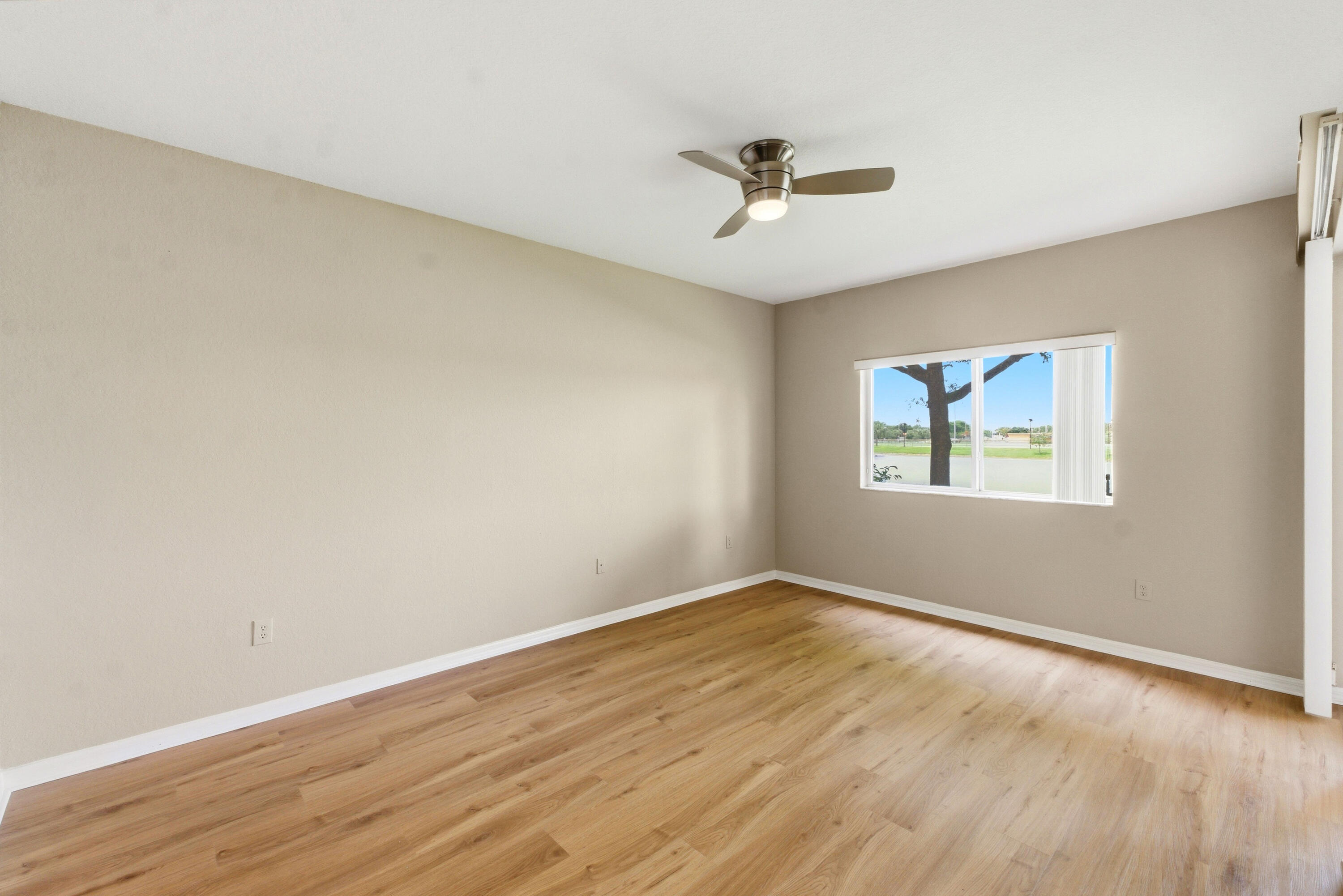 7765 Yardley #107, Tamarac FL 33321