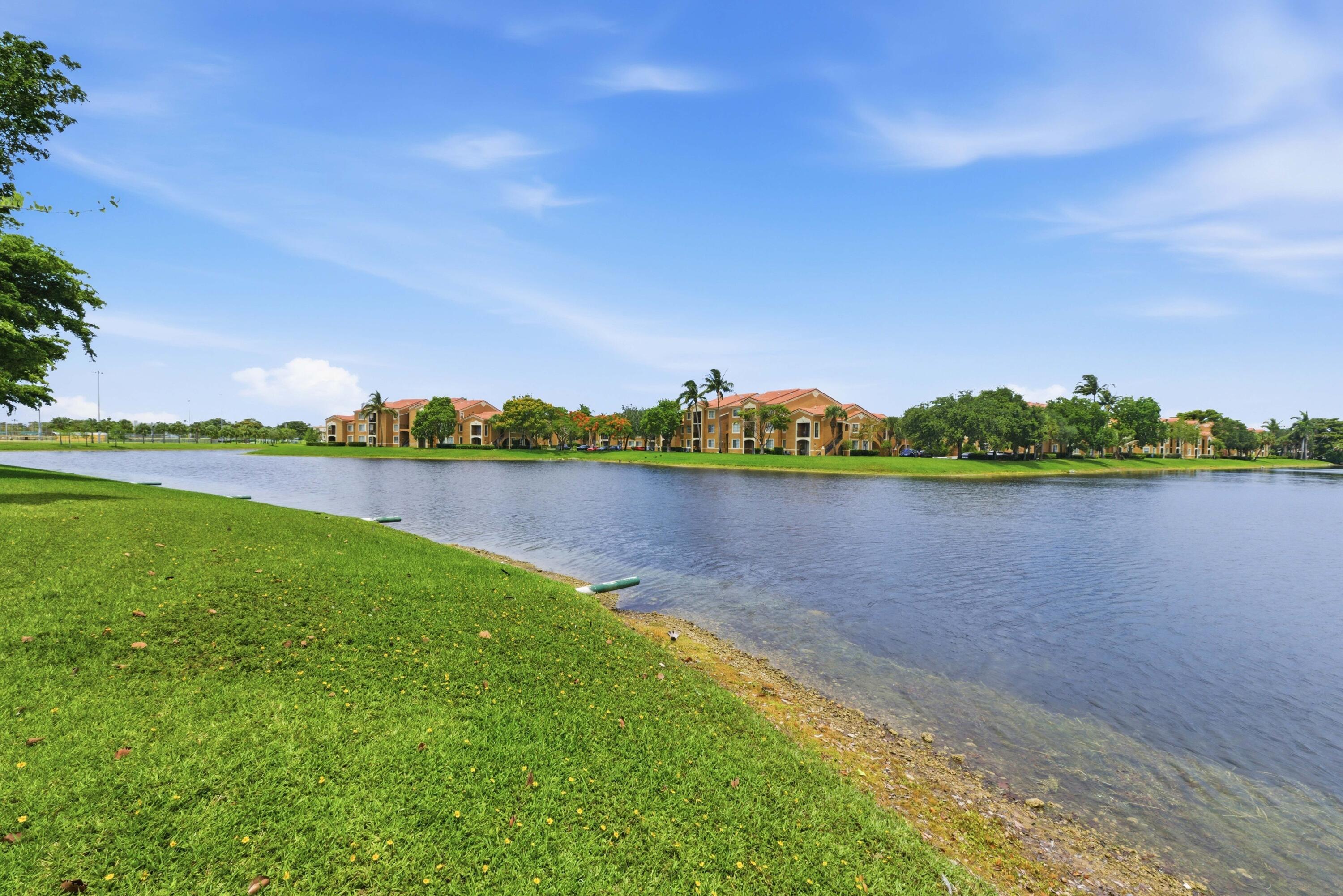 7765 Yardley #107, Tamarac FL 33321