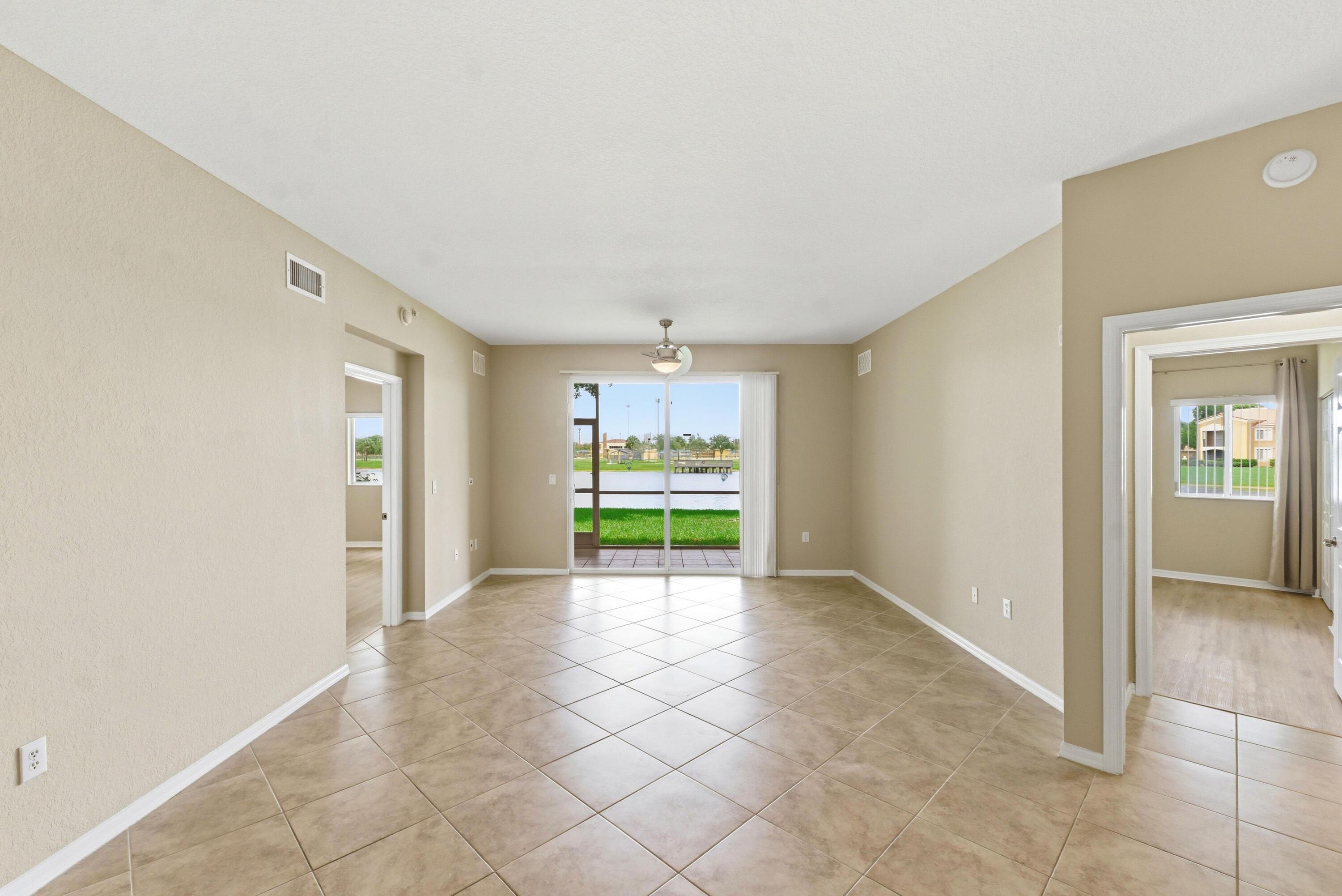 7765 Yardley #107, Tamarac FL 33321