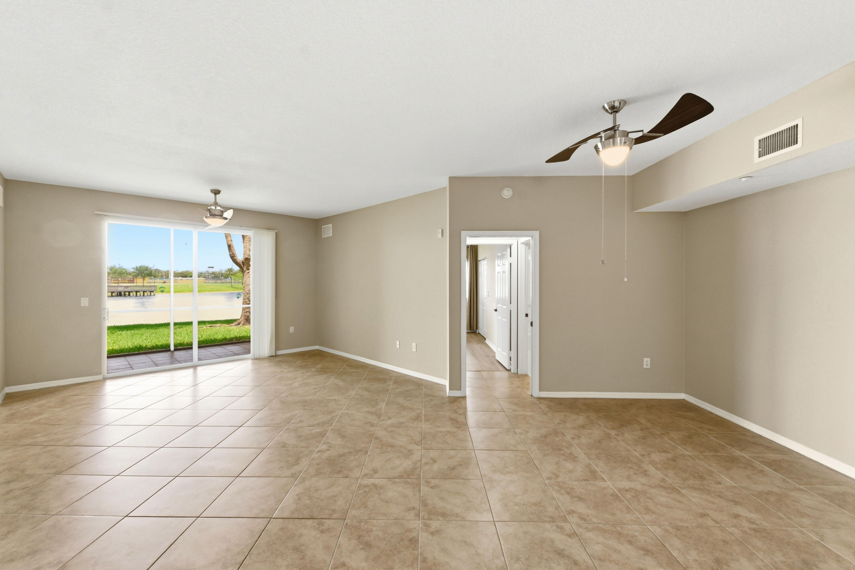 7765 Yardley #107, Tamarac FL 33321
