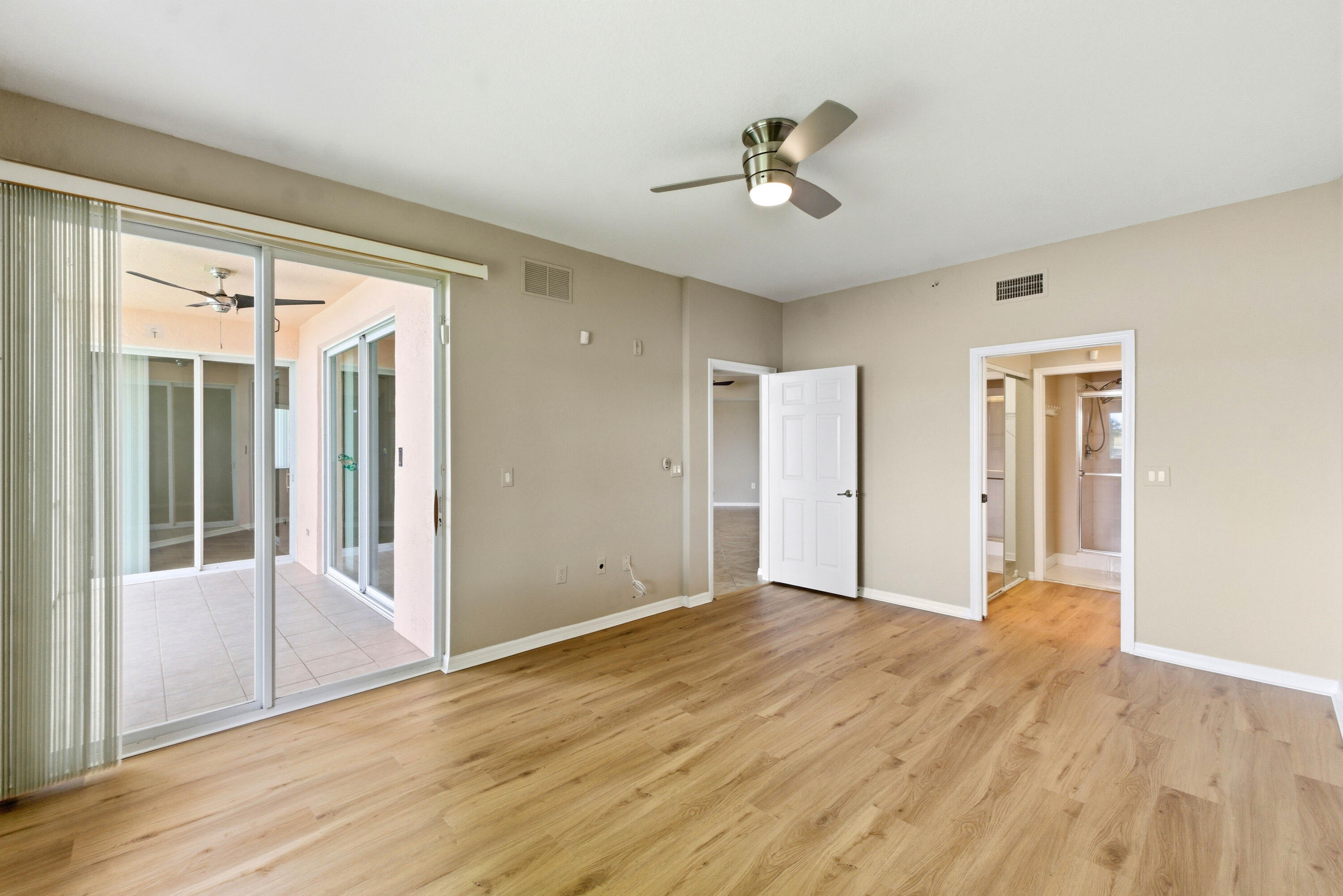 7765 Yardley #107, Tamarac FL 33321