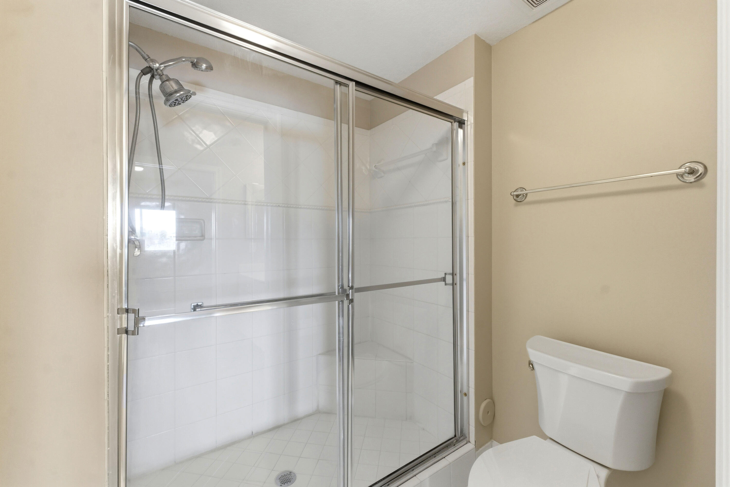 7765 Yardley #107, Tamarac FL 33321