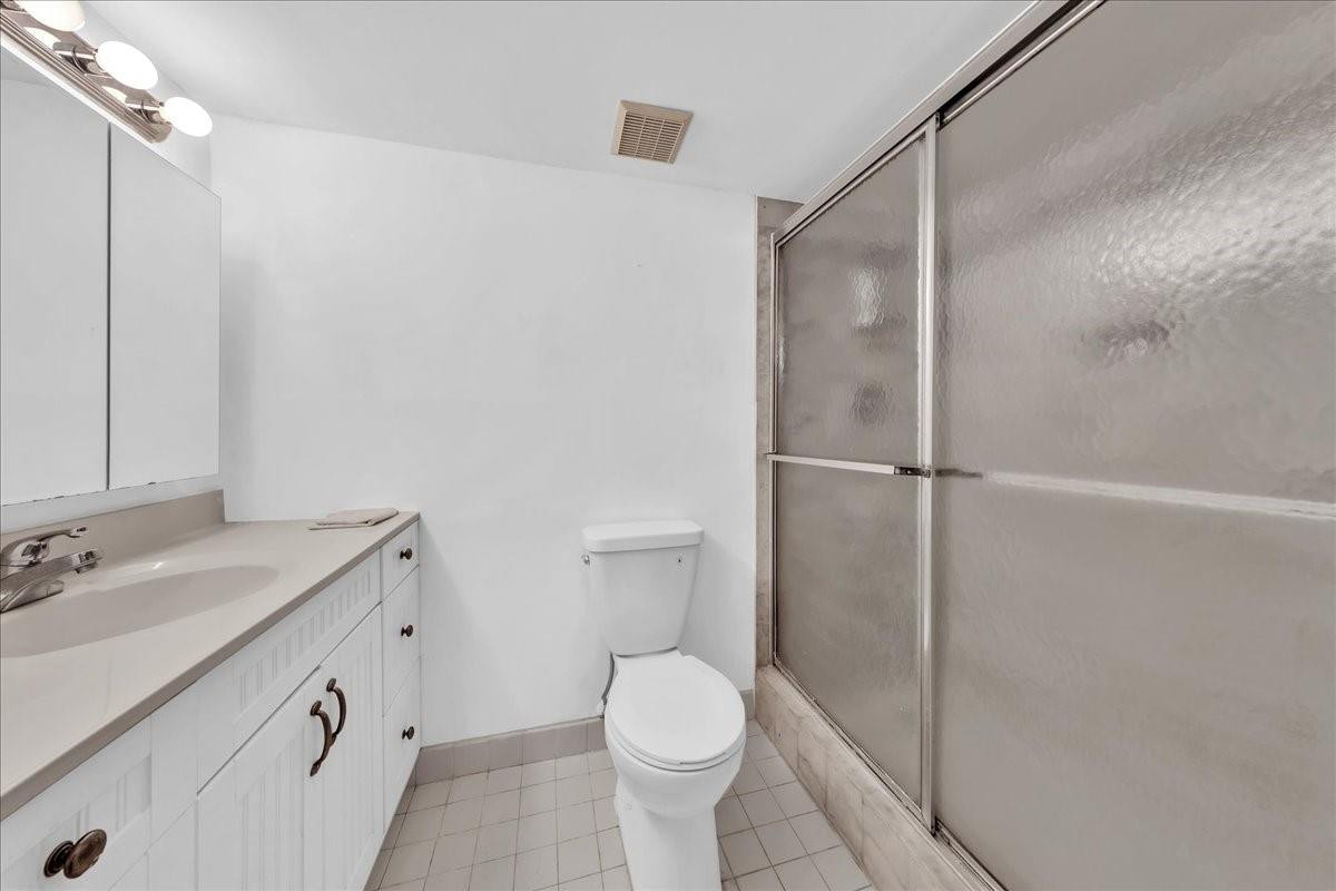 3909 N Ocean #113, Fort Lauderdale FL 33308