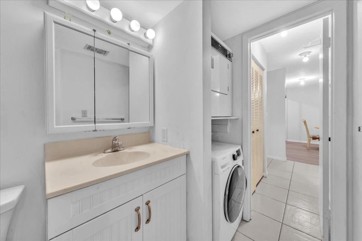 3909 N Ocean #113, Fort Lauderdale FL 33308