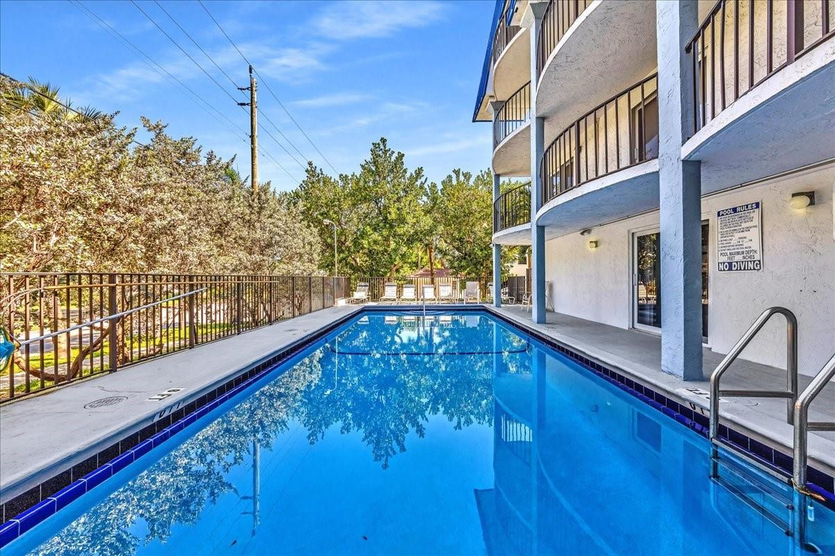 3909 N Ocean #113, Fort Lauderdale FL 33308