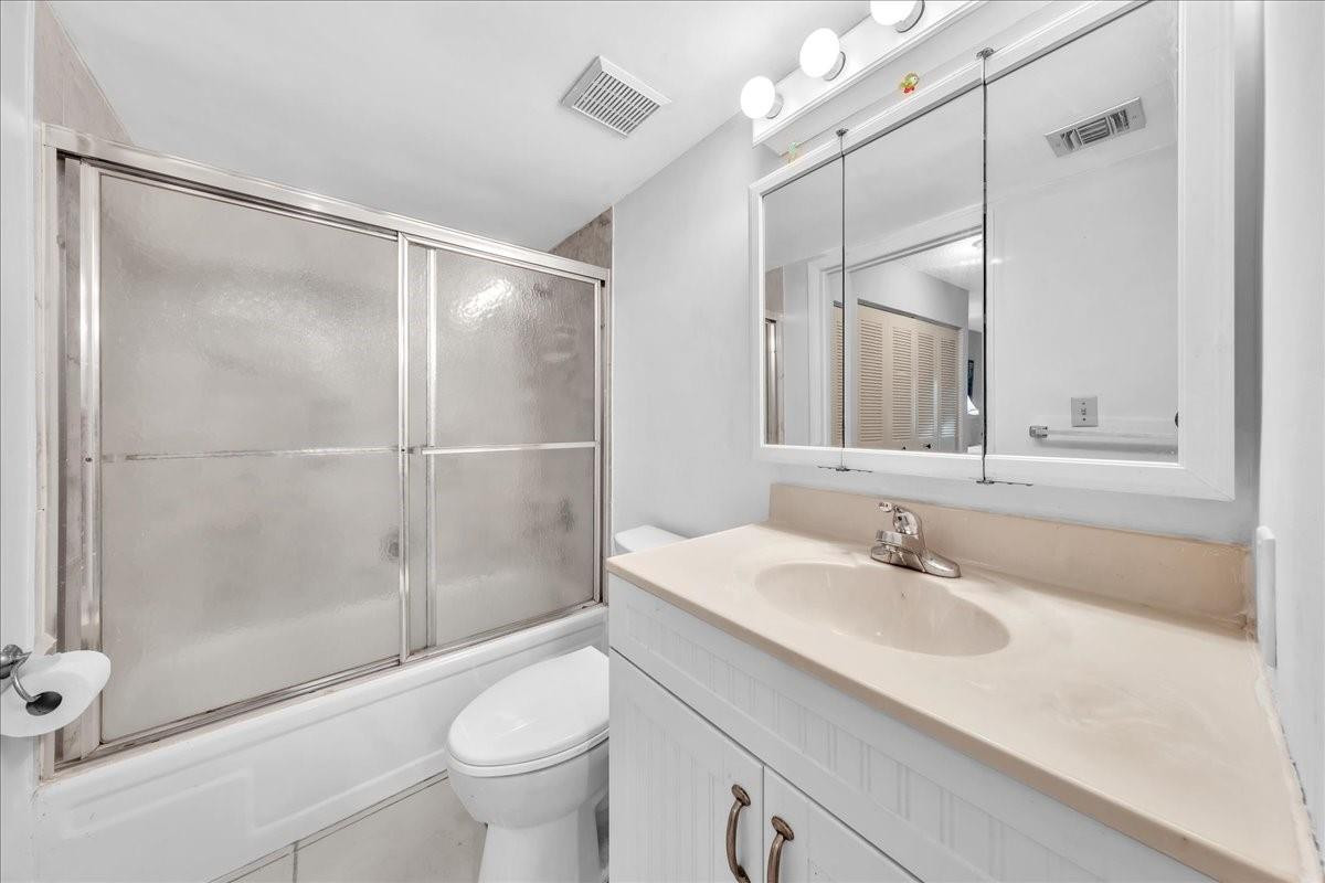 3909 N Ocean #113, Fort Lauderdale FL 33308