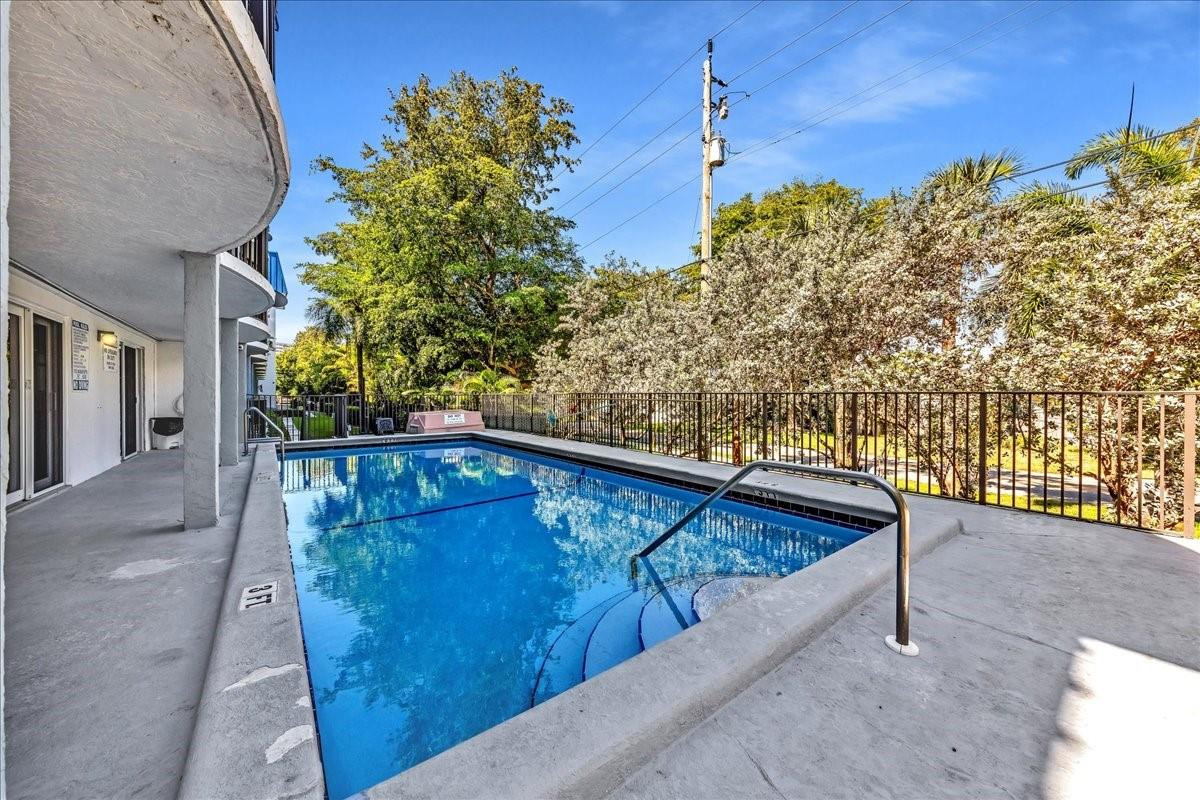 3909 N Ocean #113, Fort Lauderdale FL 33308