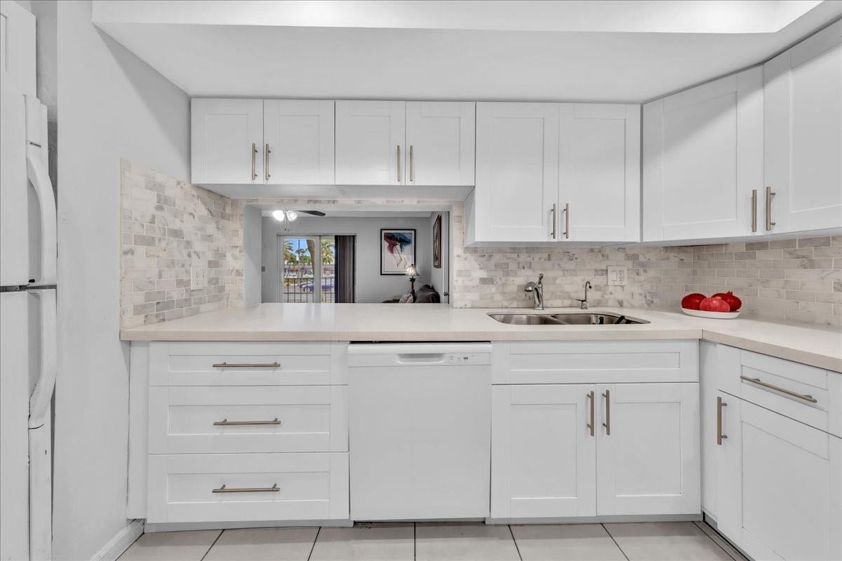 3909 N Ocean #113, Fort Lauderdale FL 33308