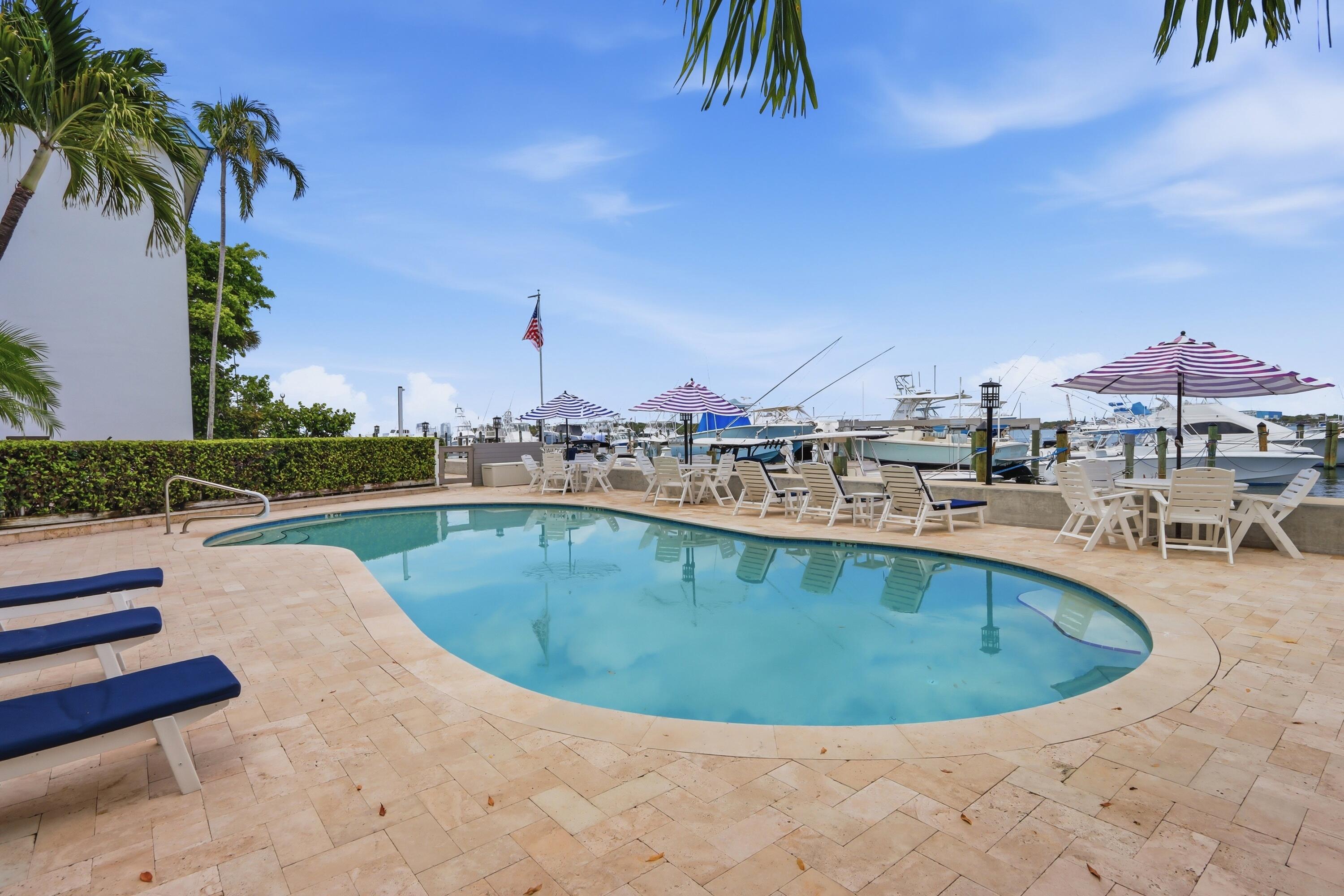 220 Lake #206, Palm Beach Shores FL 33404