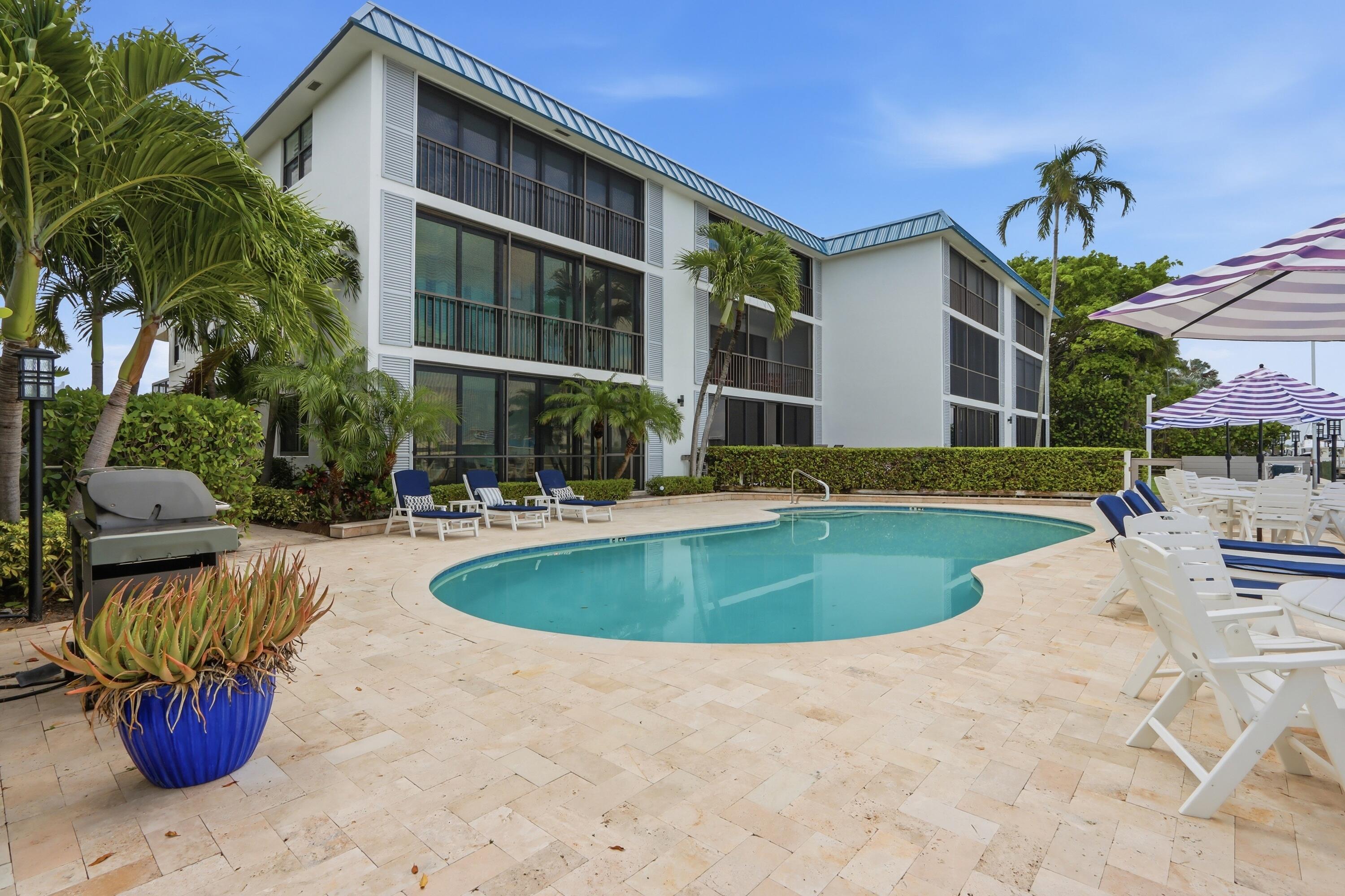 220 Lake #206, Palm Beach Shores FL 33404