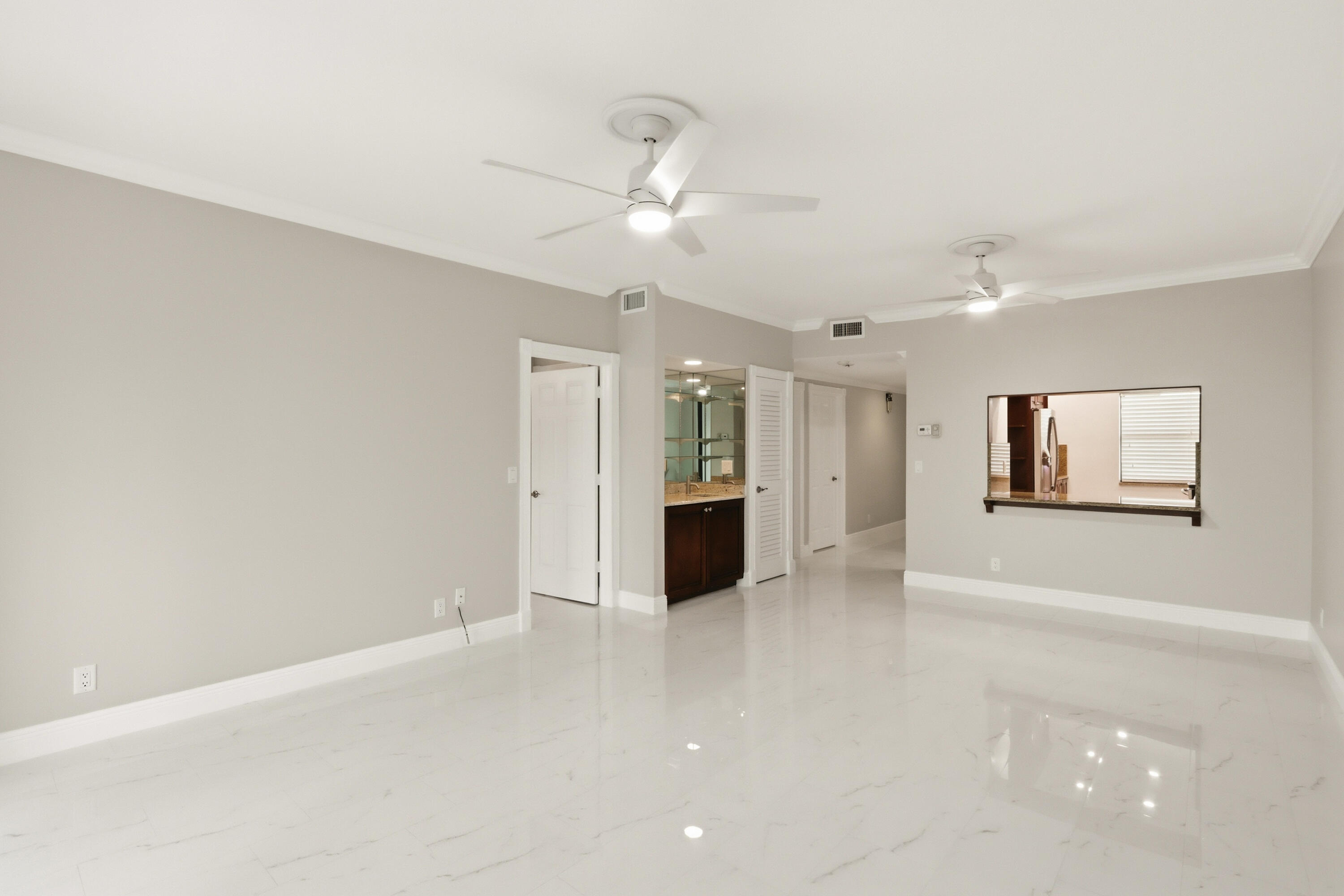 220 Lake #206, Palm Beach Shores FL 33404
